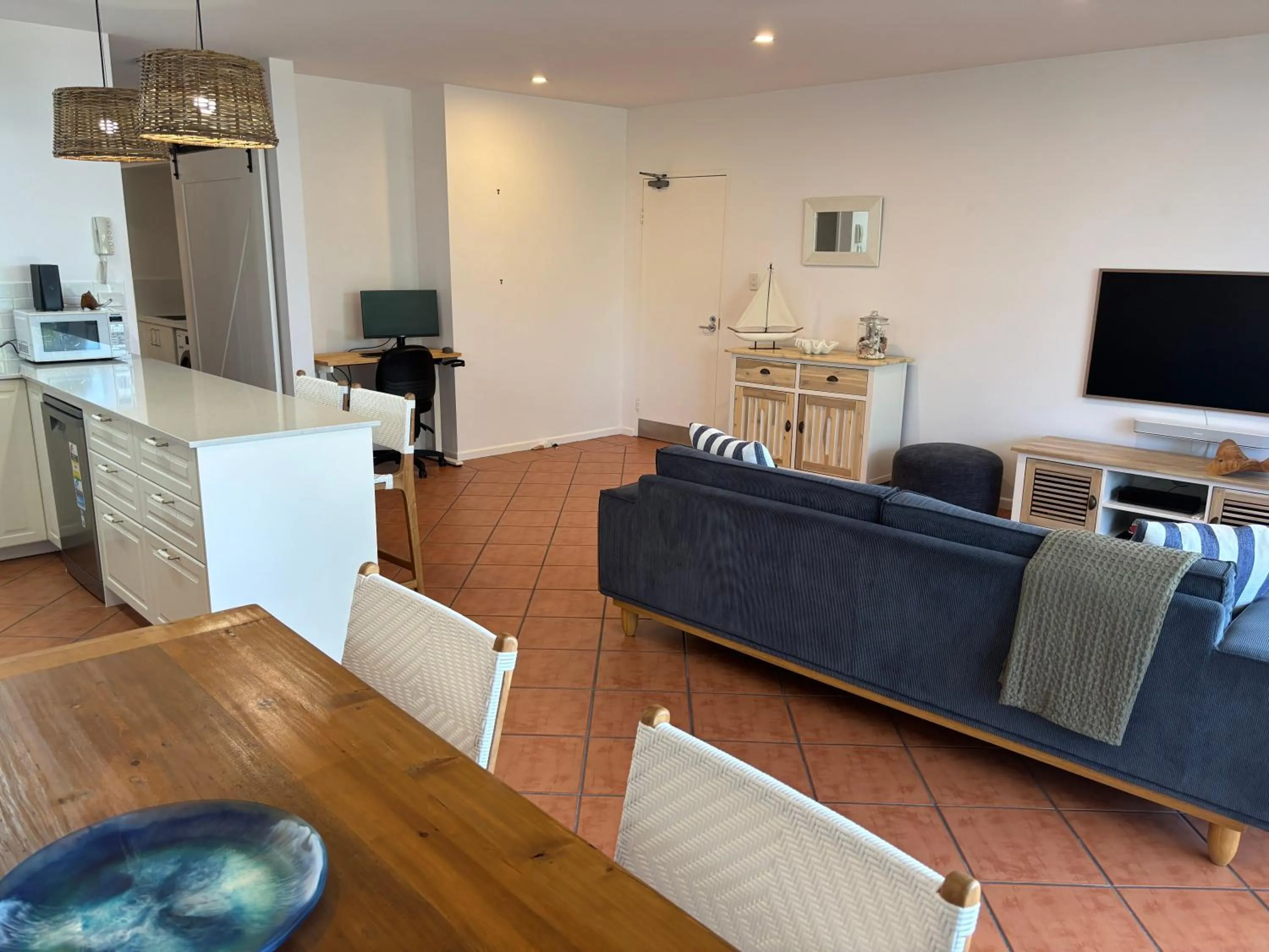 Aqua Promenade Beachfront Holiday Apartments