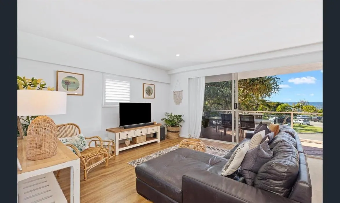 Aqua Promenade Beachfront Holiday Apartments