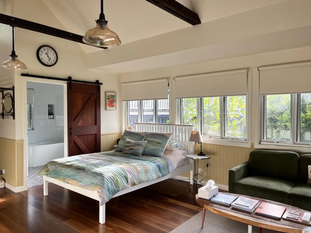 Property building, Bed in Gridley Homestead B&B