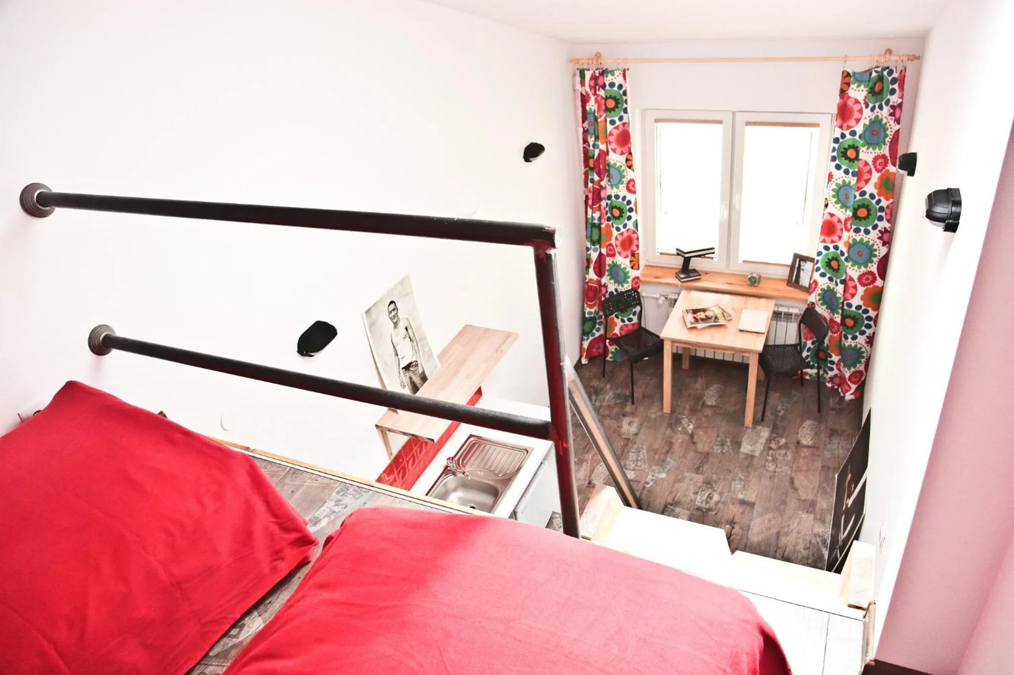 Photo of the whole room, Bed in Szmulson