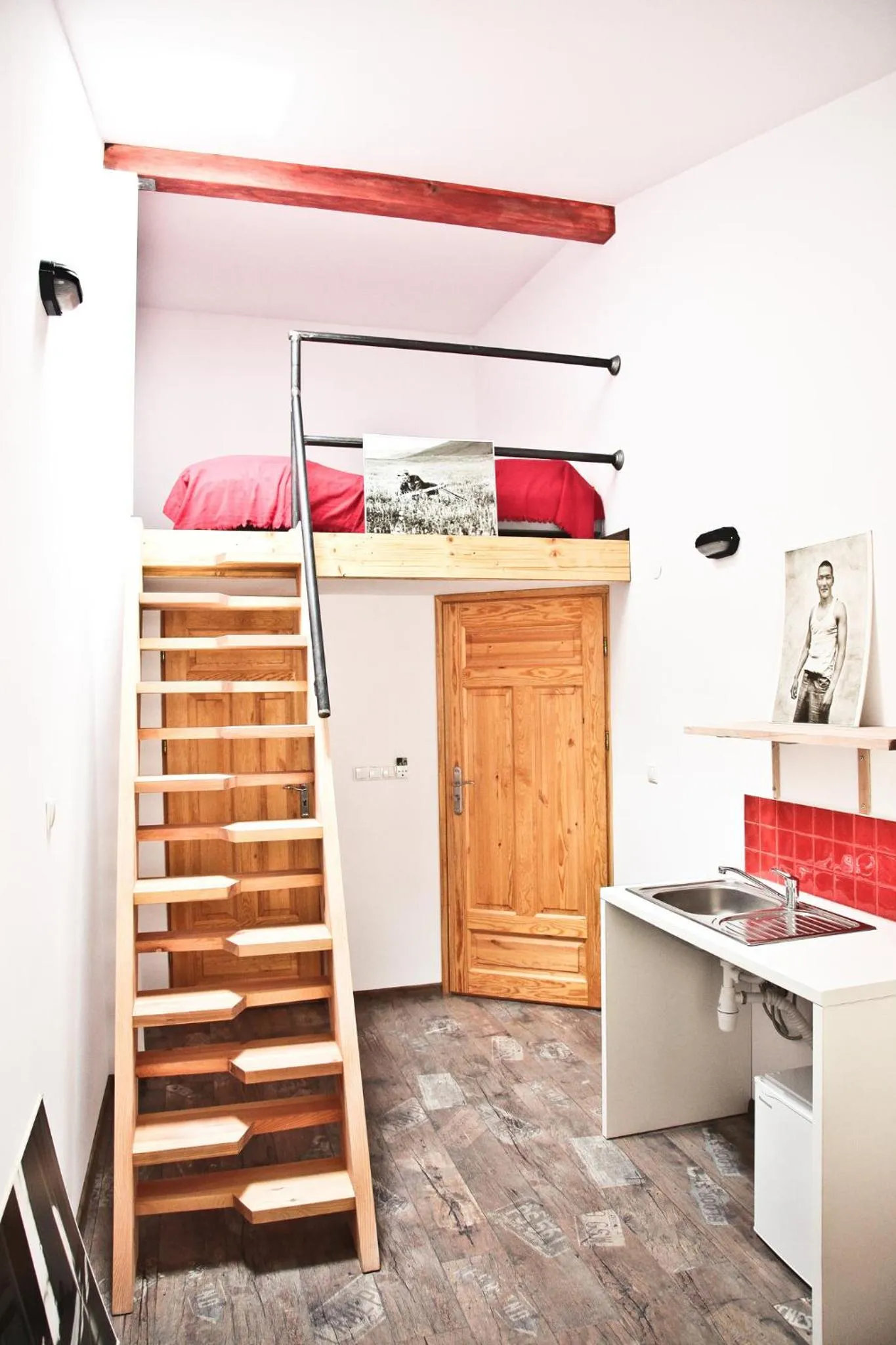 Photo of the whole room, Bed in Szmulson