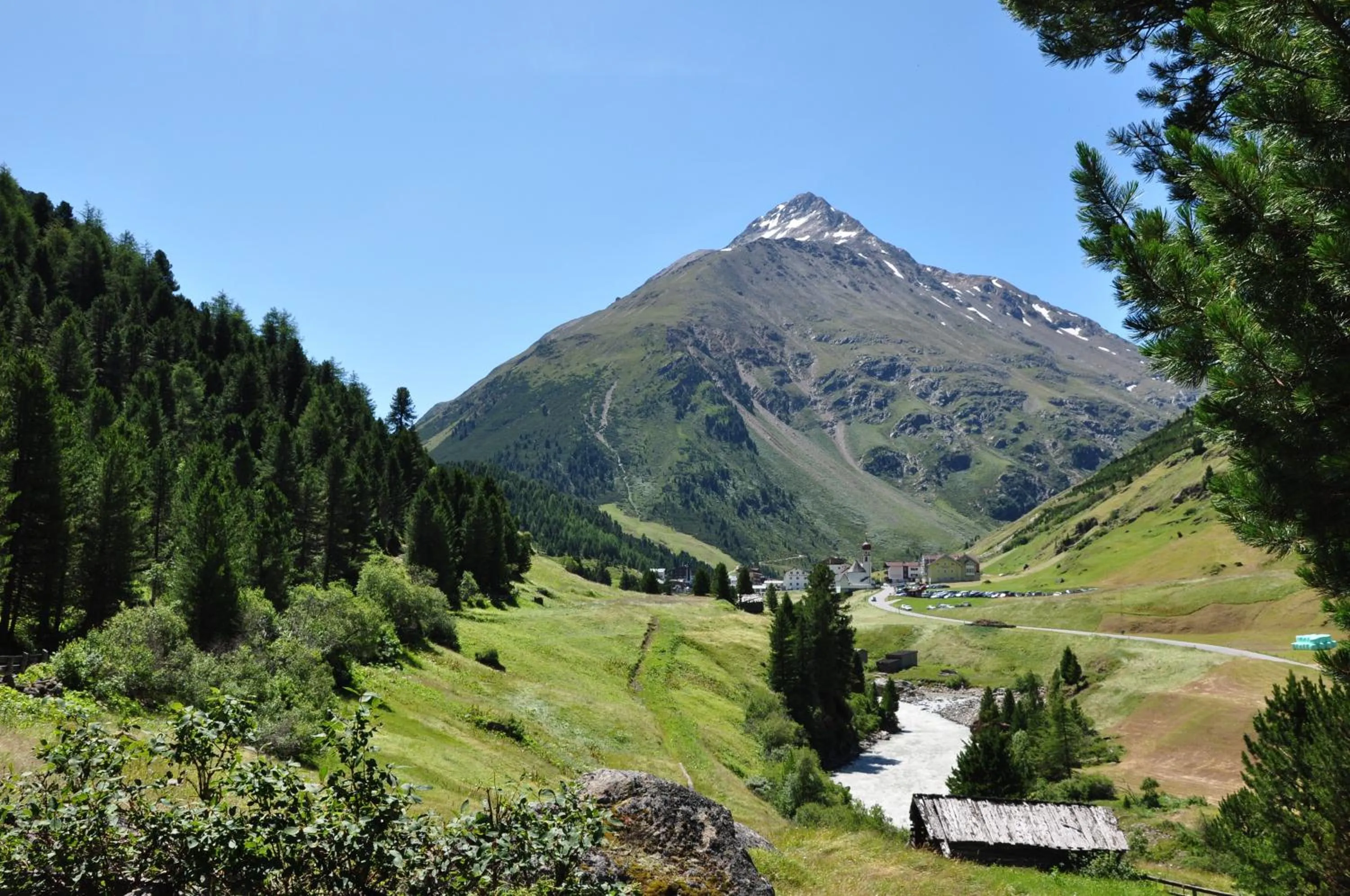 Hiking in Hotel Kleon