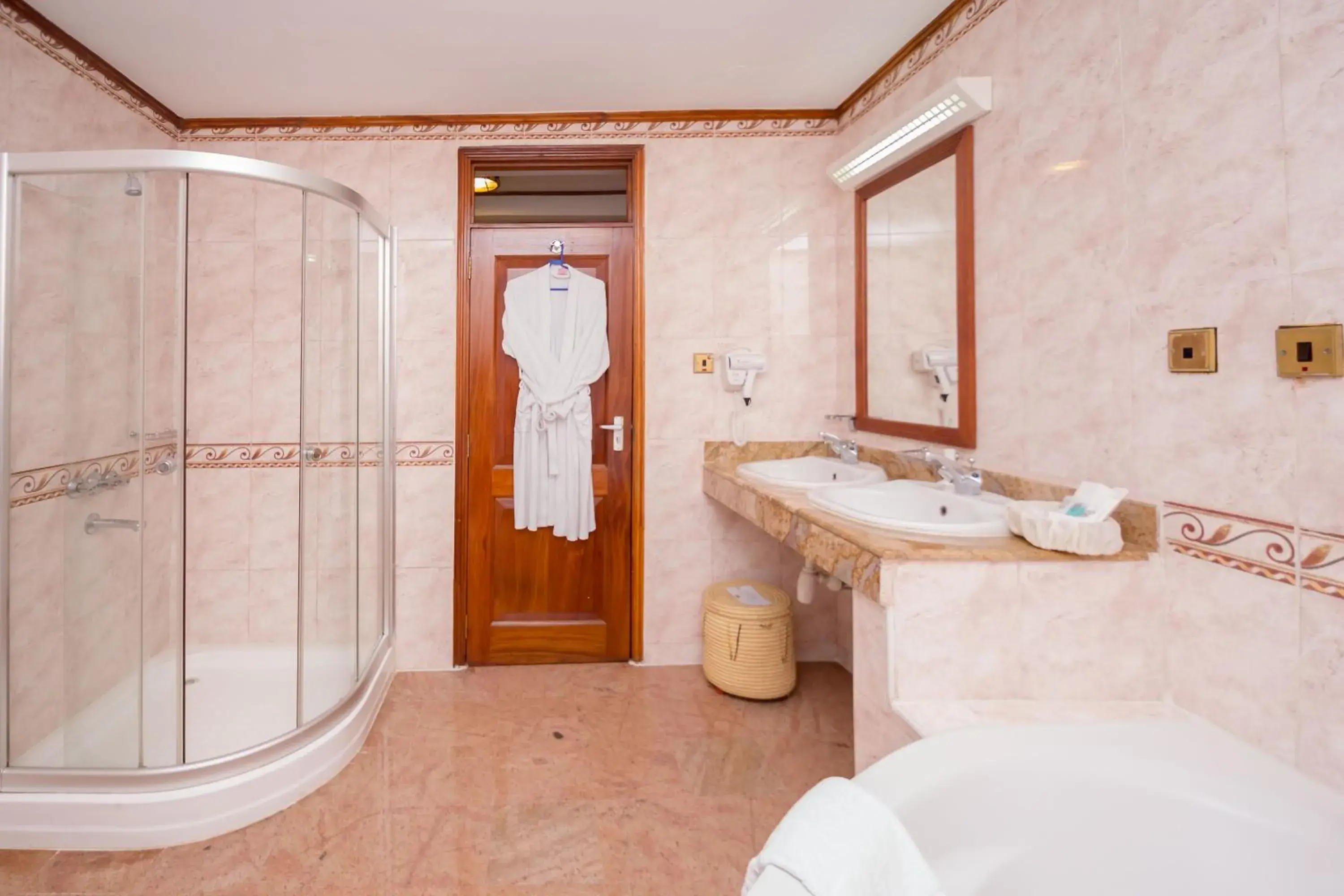 Bathroom in Muthu Silver Springs Hotel Bathroom in Muthu Silver Springs Hotel