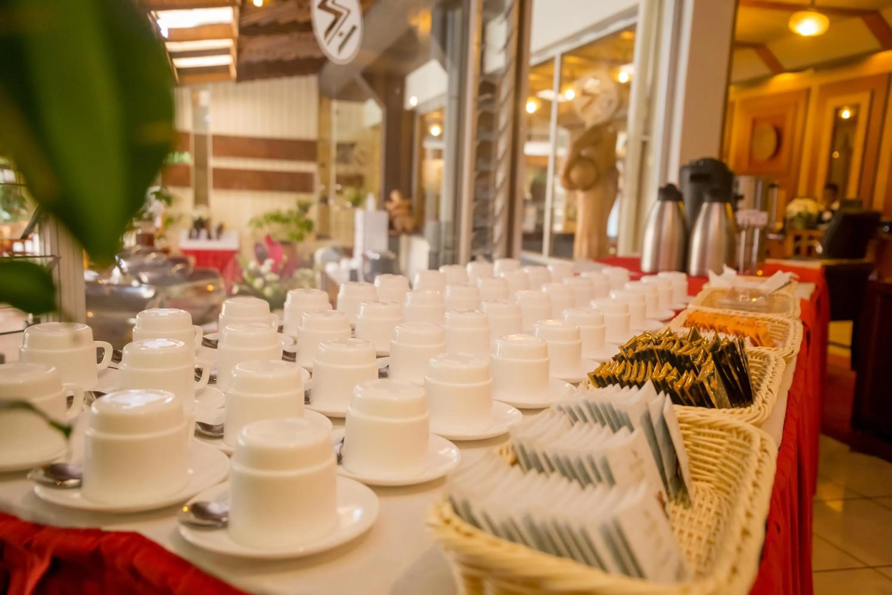 Coffee/tea facilities in Muthu Silver Springs Hotel