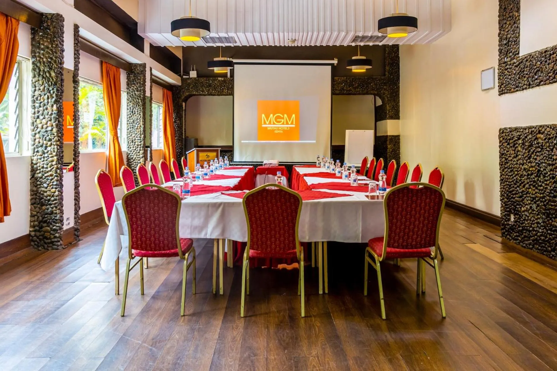 Meeting/conference room in Muthu Silver Springs Hotel