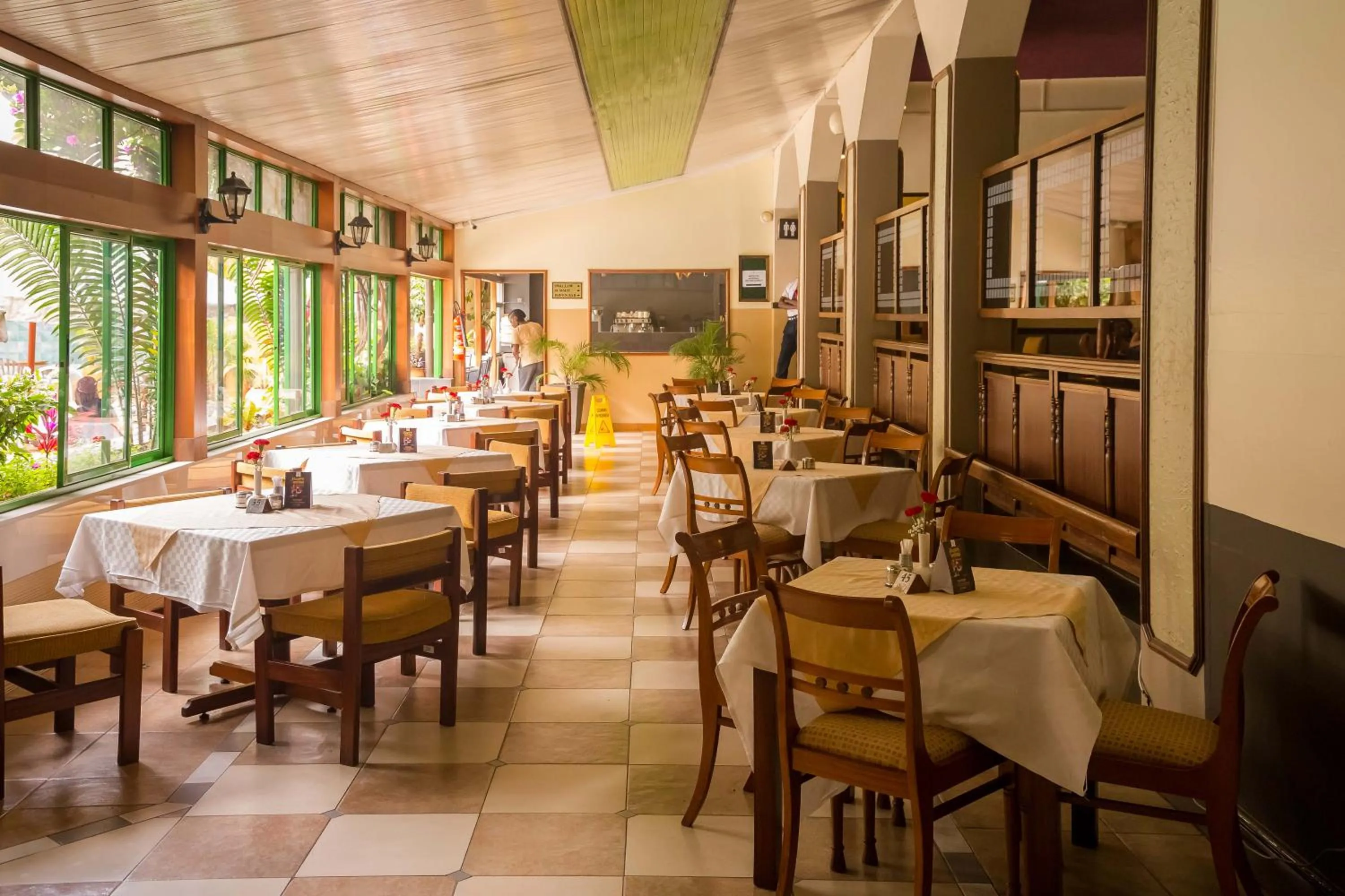 Restaurant/places to eat in Muthu Silver Springs Hotel