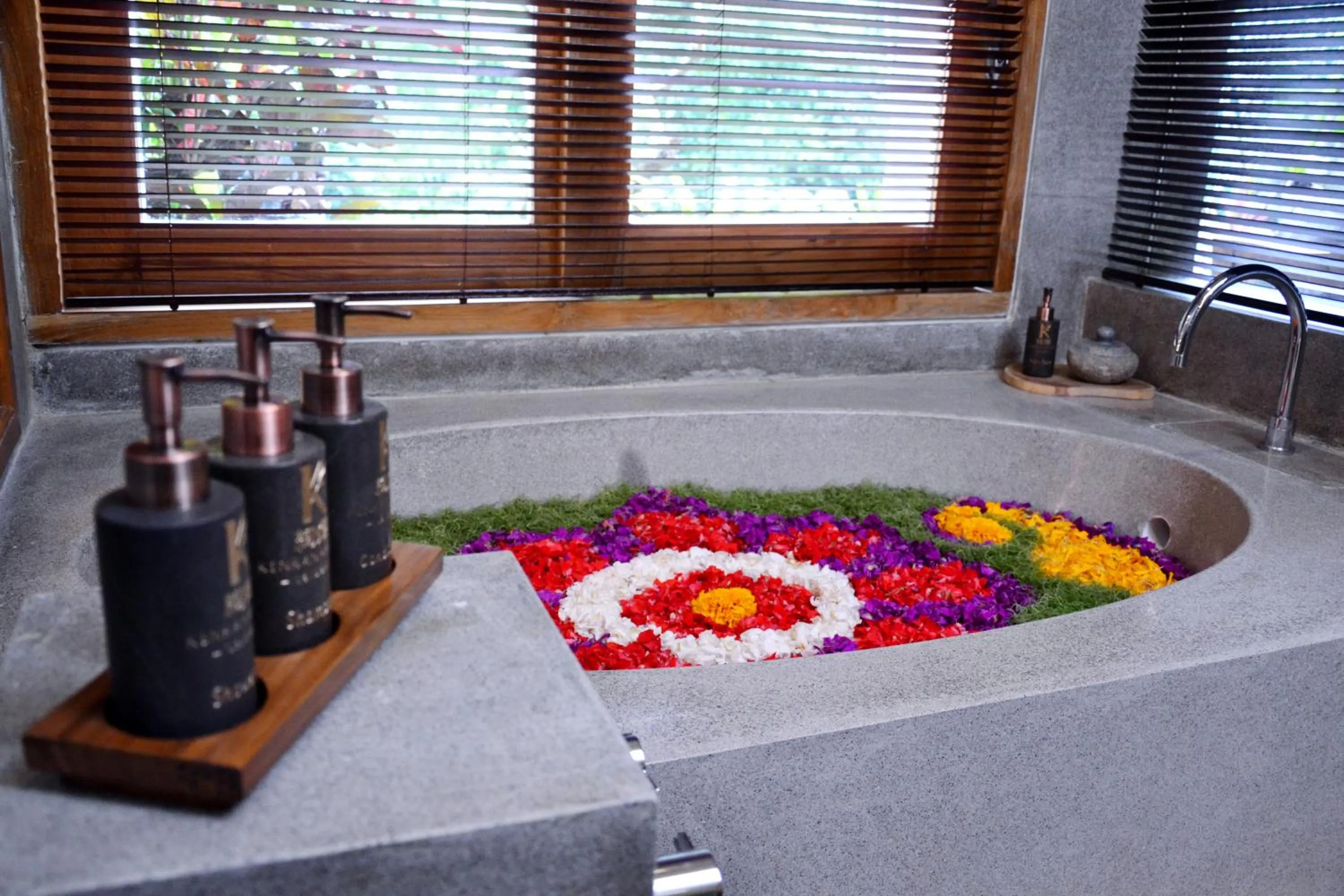 Bath in Kenran Resort Ubud By Soscomma