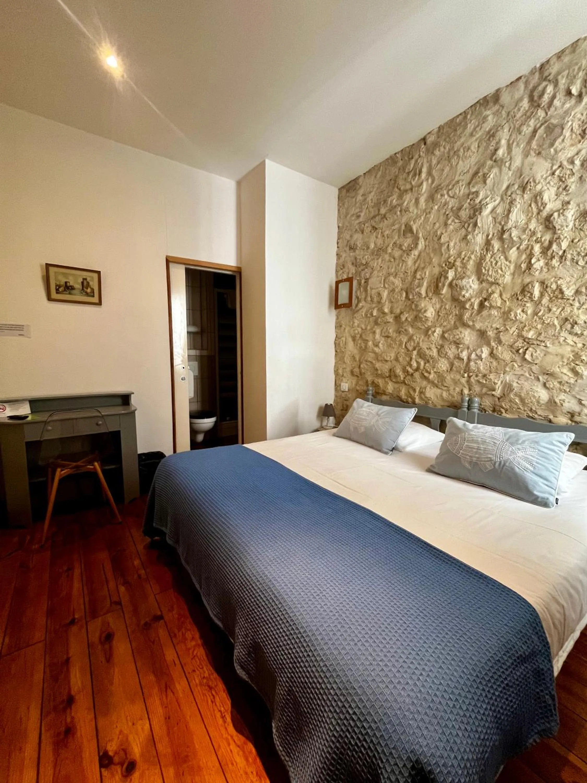 Bed in Hotel de La Paix