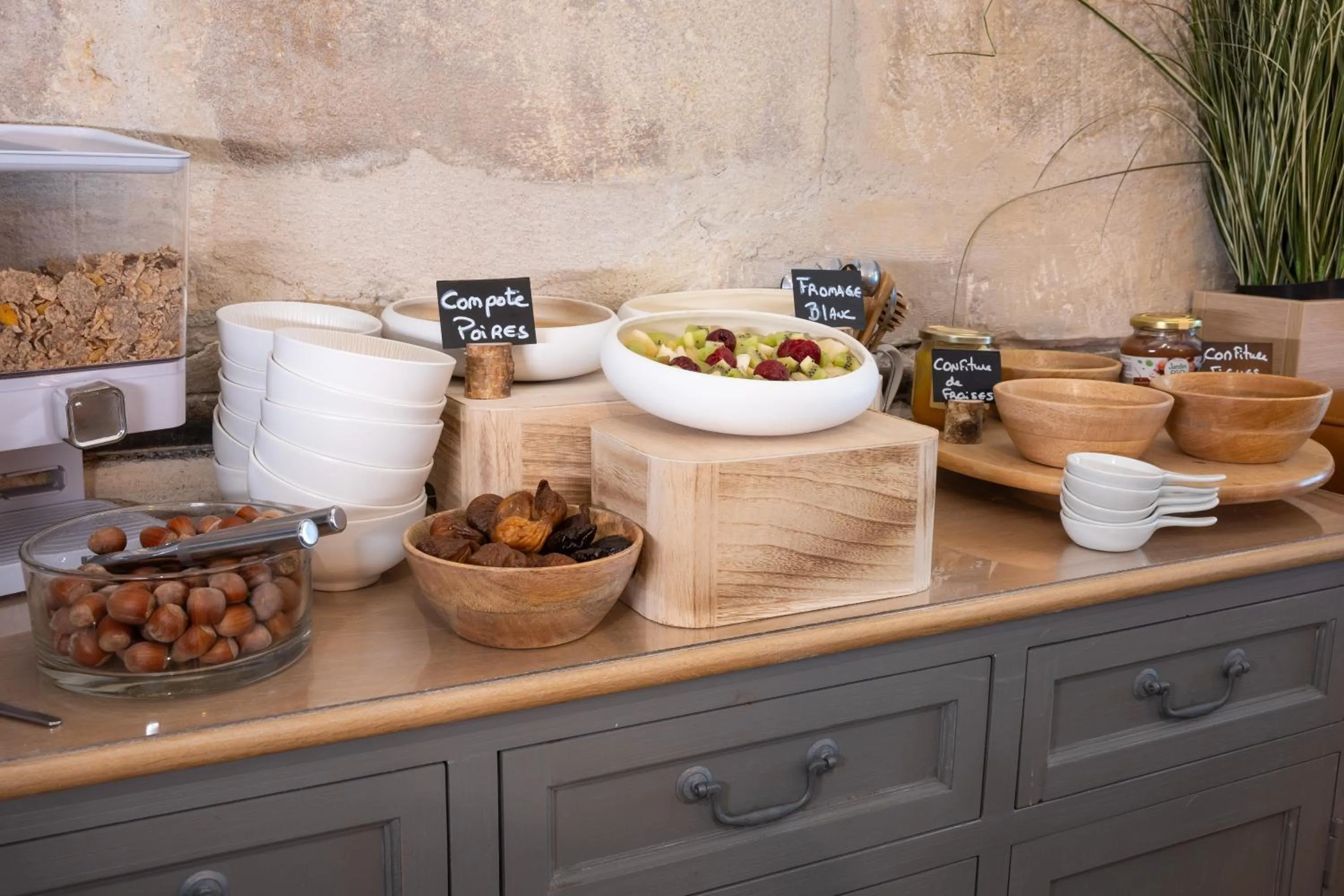 Food and drinks in Hotel de La Paix