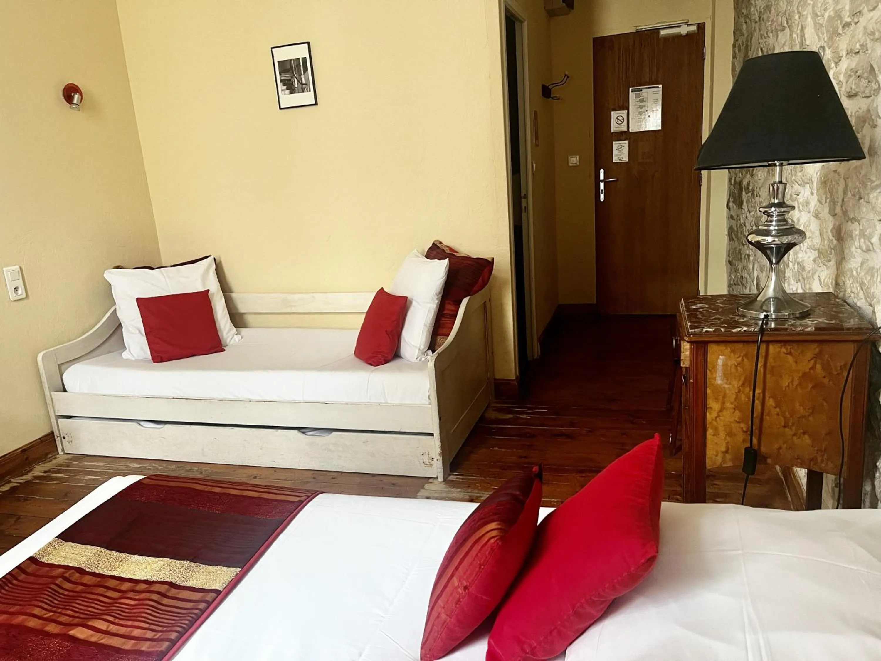 Bed in Hotel de La Paix