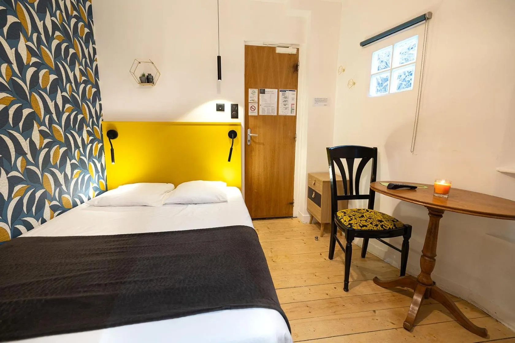 Bed in Hotel de La Paix