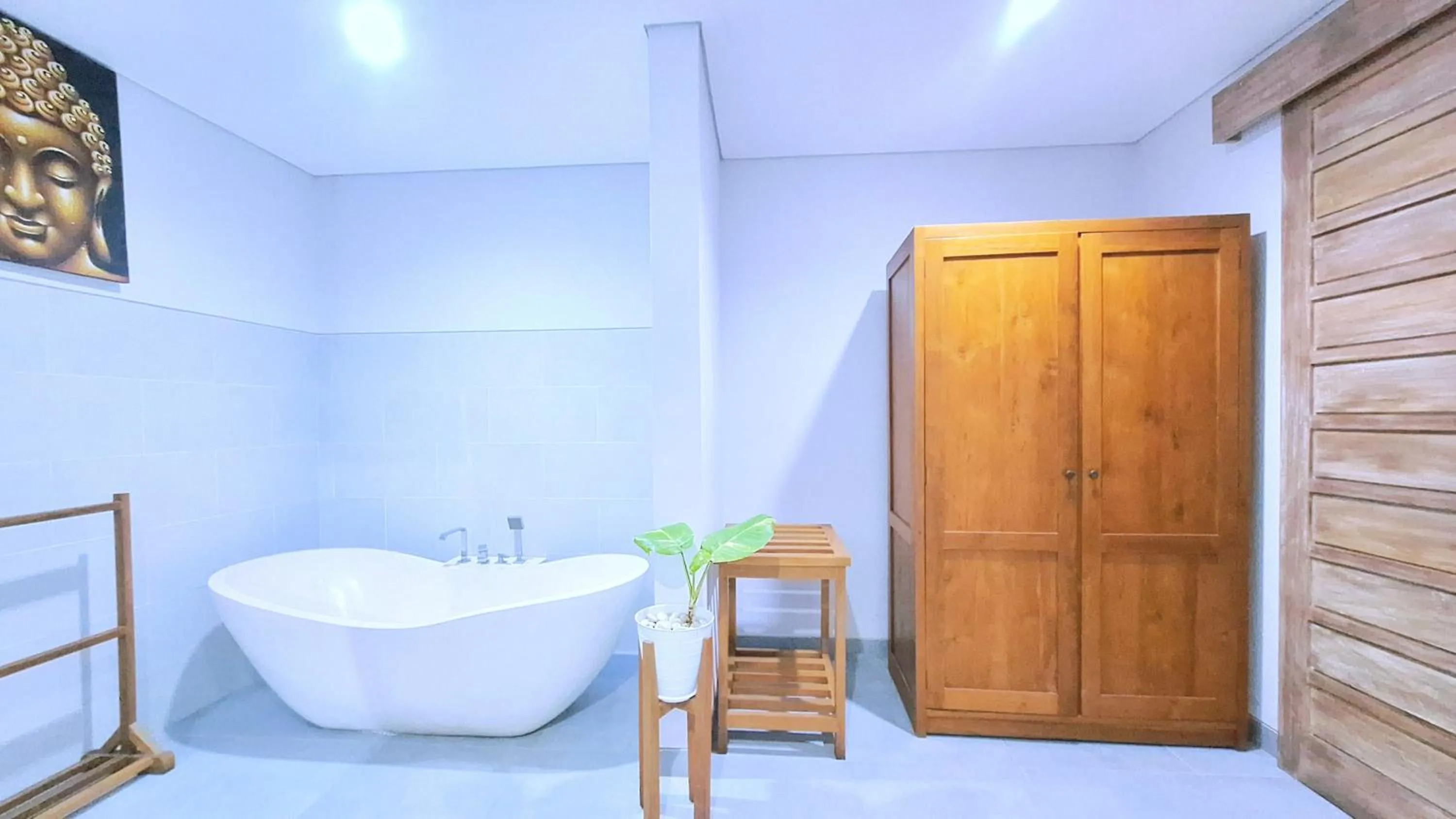 Bath in The Awandari Villas Seminyak