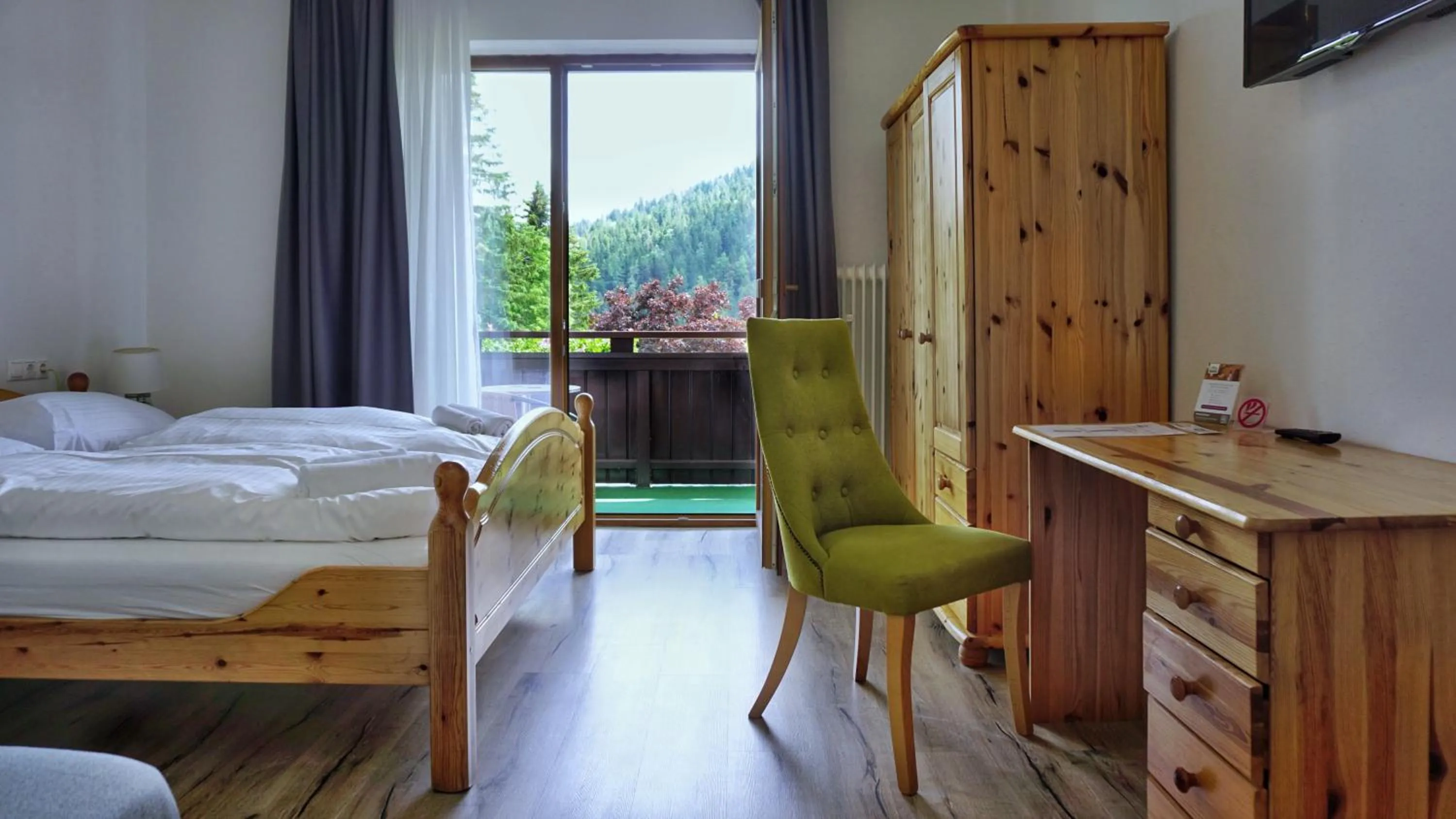 Bedroom, Bed in Hotel Stierer