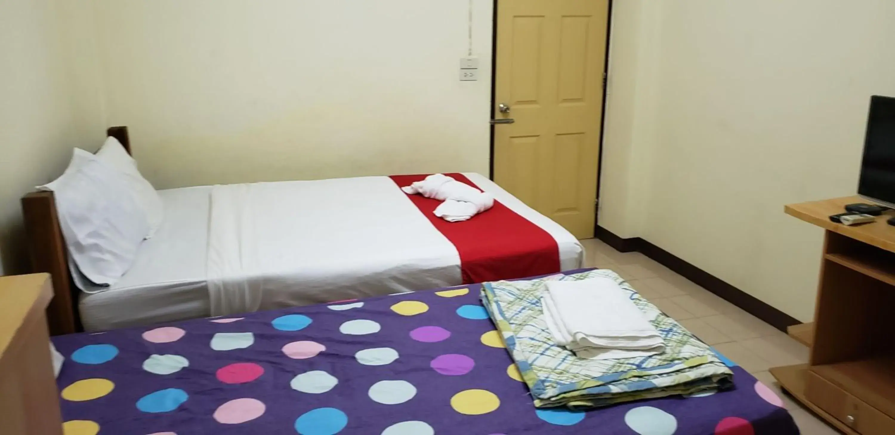 Photo of the whole room, Bed in Baan Yuyuen Photo of the whole room, Bed in Baan Yuyuen