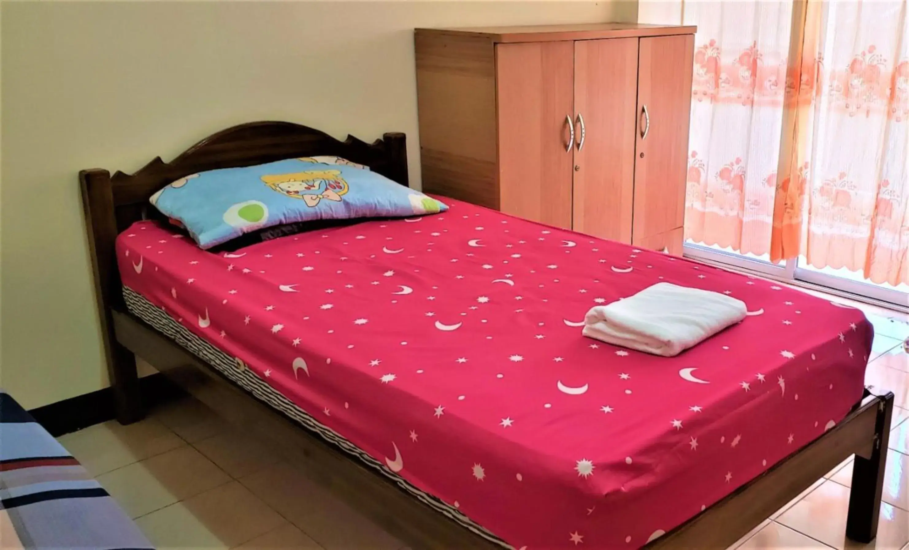 Photo of the whole room, Bed in Baan Yuyuen Photo of the whole room, Bed in Baan Yuyuen