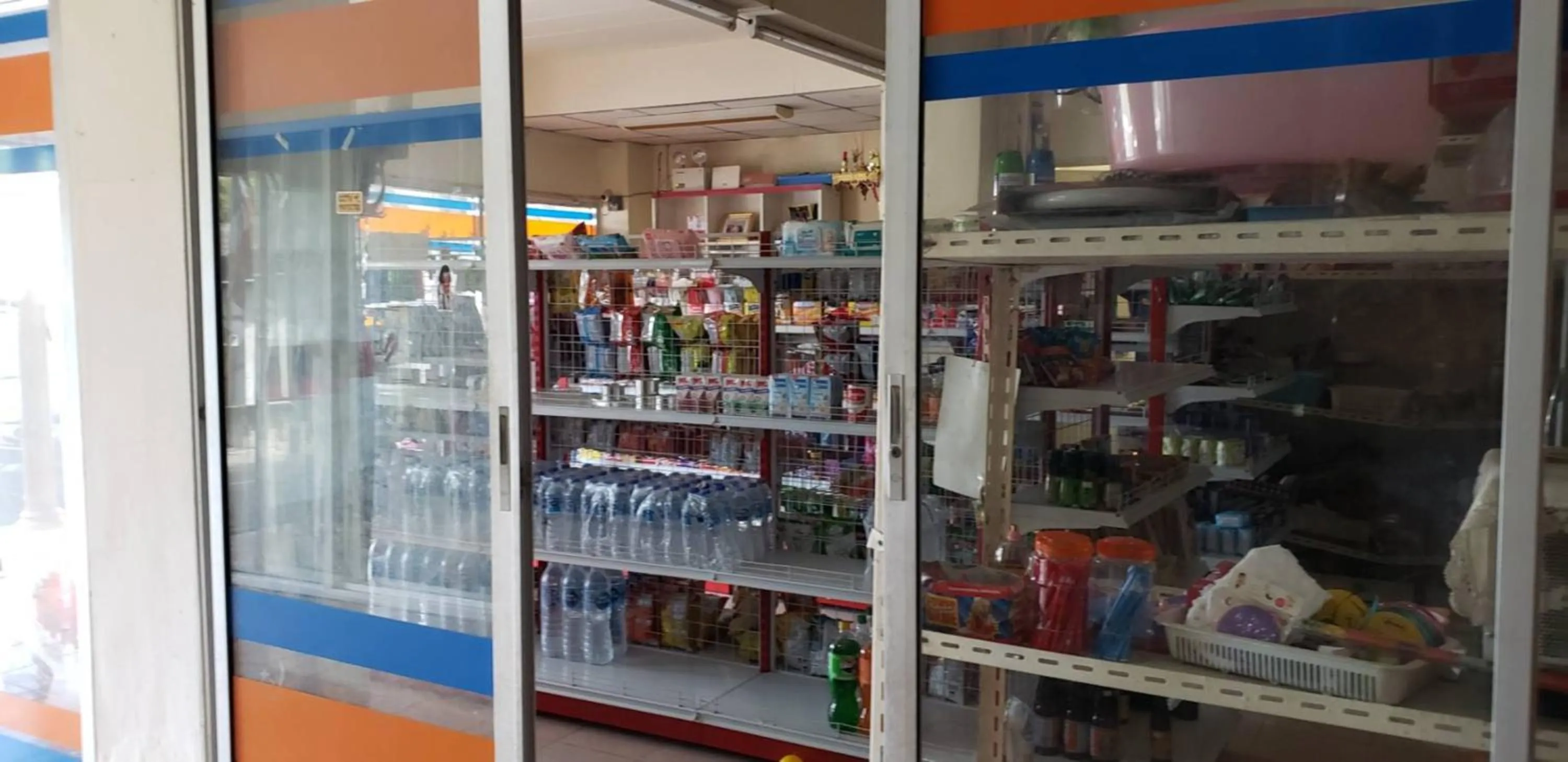 On-site shops in Baan Yuyuen