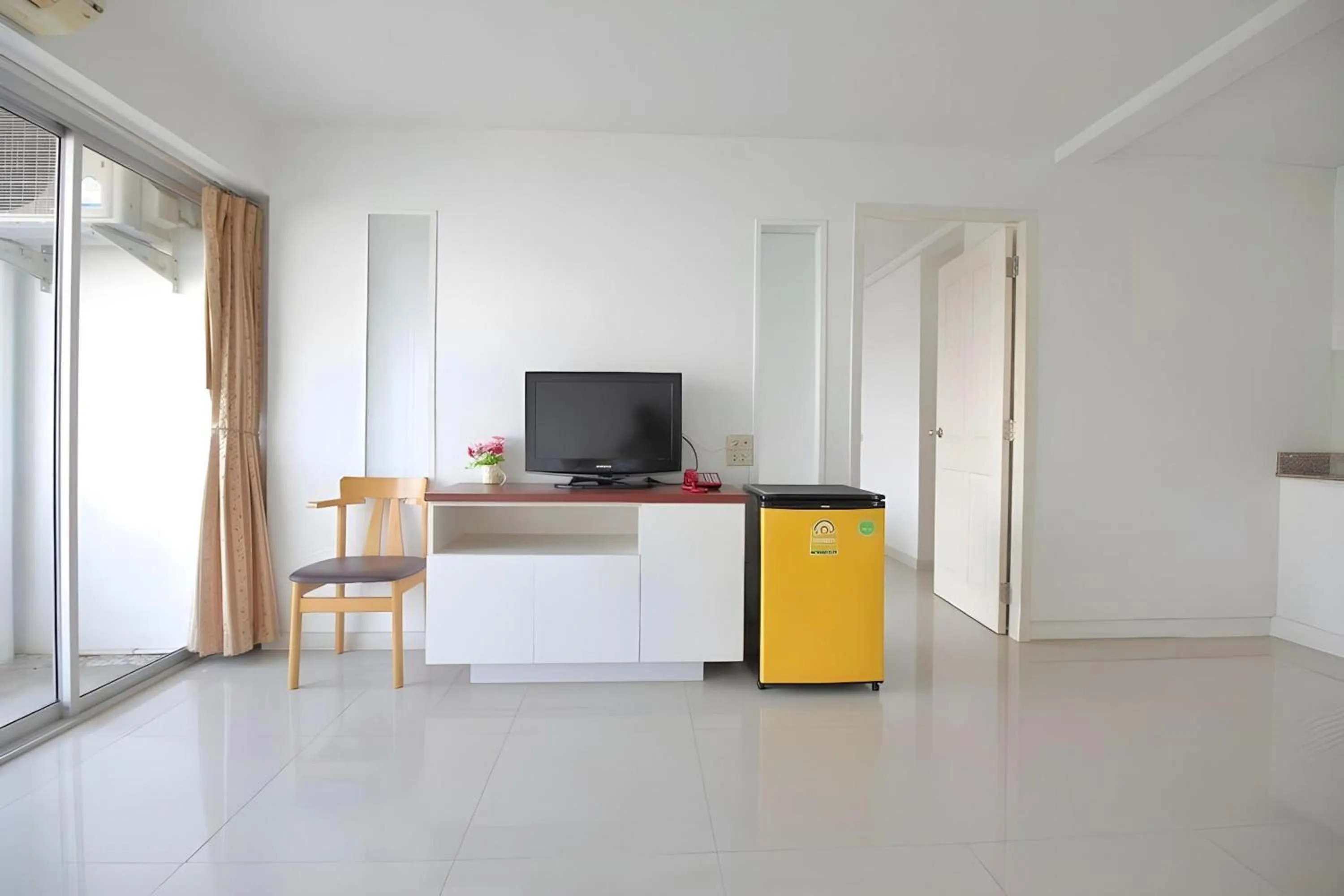 TV and multimedia in Super OYO 498 Ladawan Villa