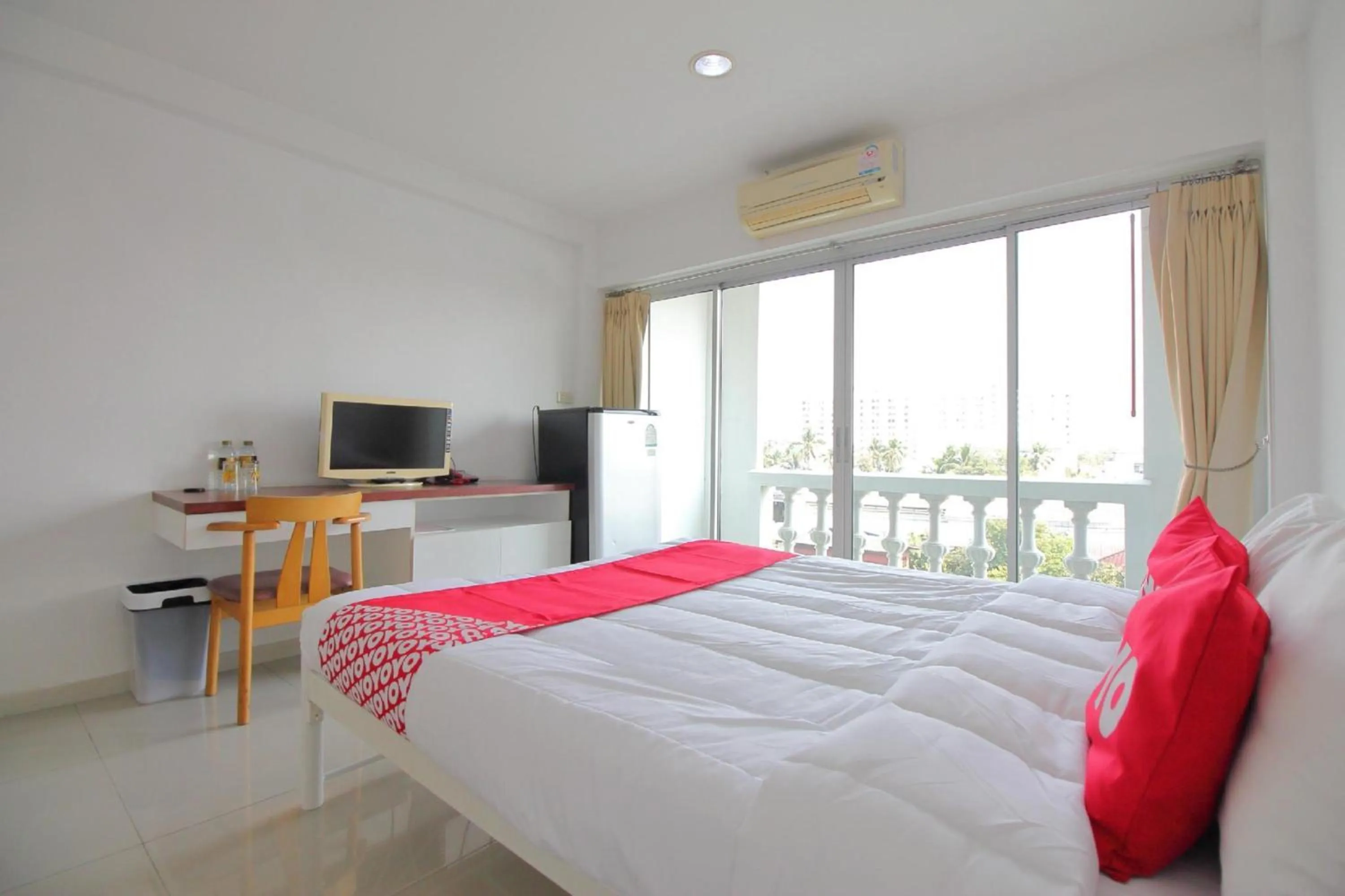 View (from property/room), Bed in Super OYO 498 Ladawan Villa