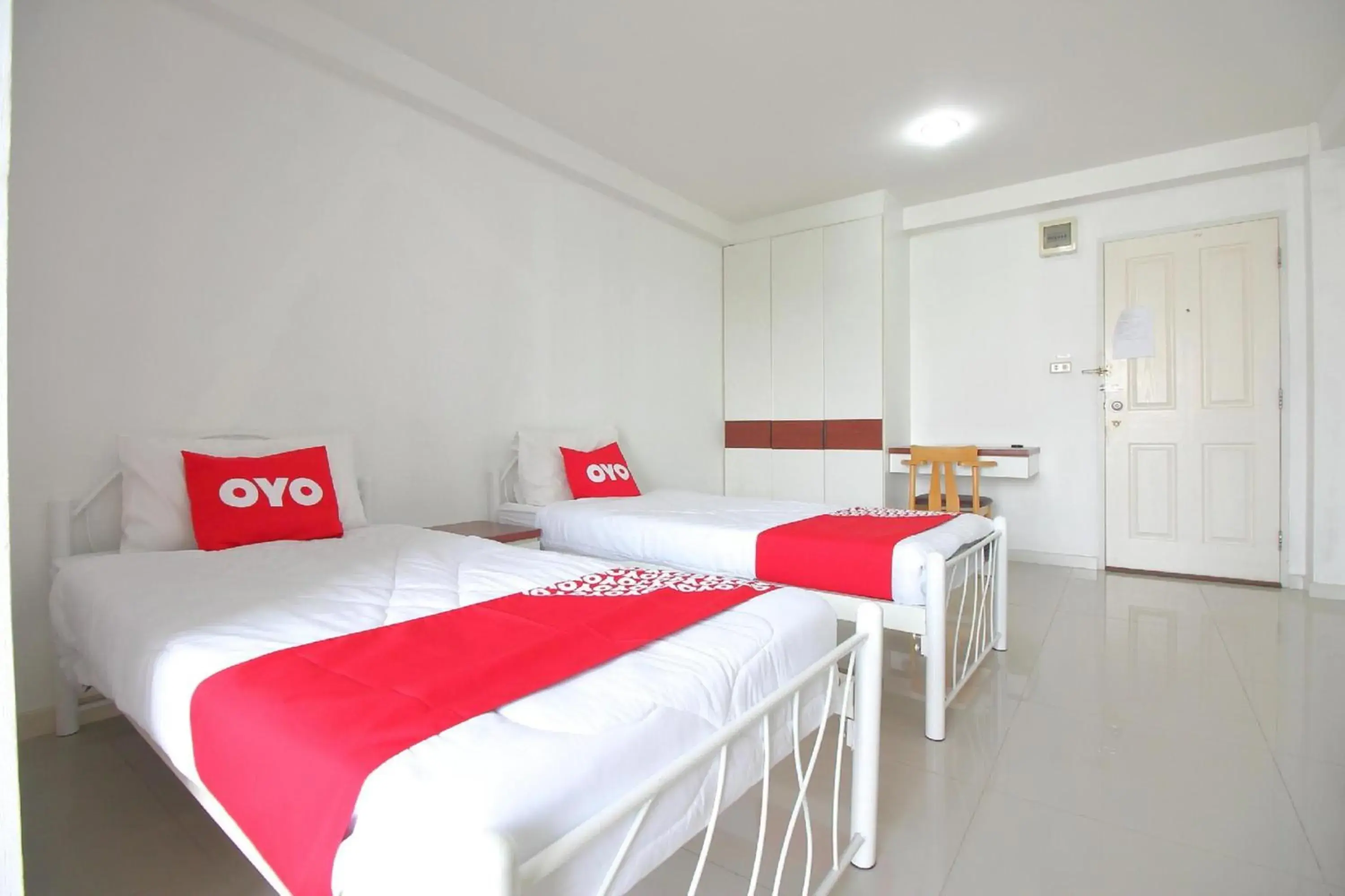 Photo of the whole room, Bed in Super OYO 498 Ladawan Villa Photo of the whole room, Bed in Super OYO 498 Ladawan Villa