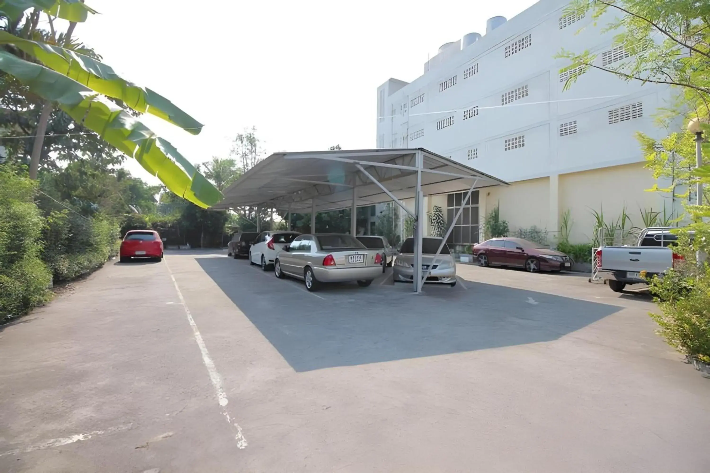 Property building in Super OYO 498 Ladawan Villa Property building in Super OYO 498 Ladawan Villa