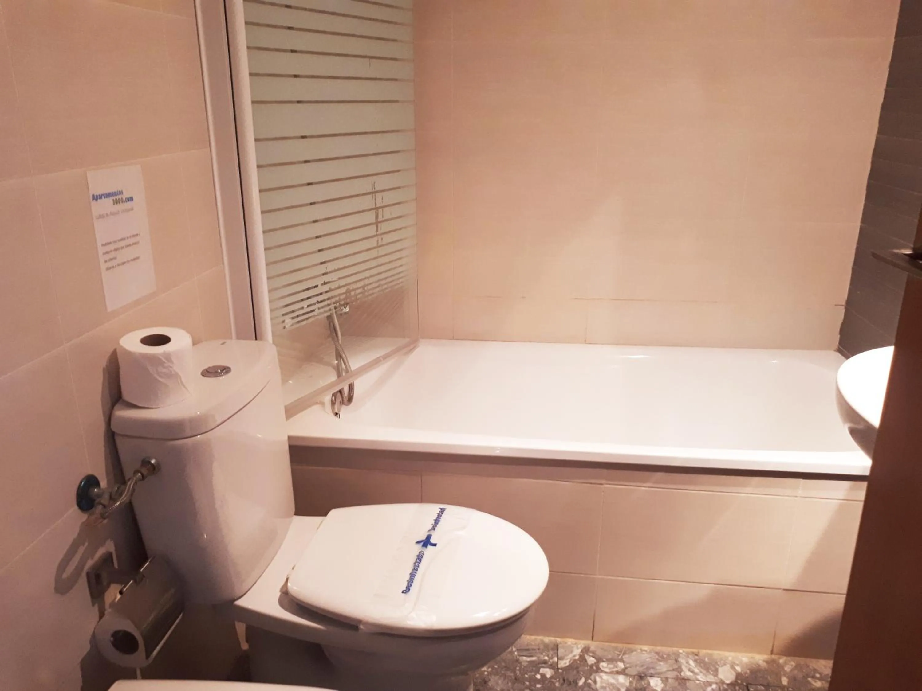 Bathroom in Apartamentos Doña Carmen 3000