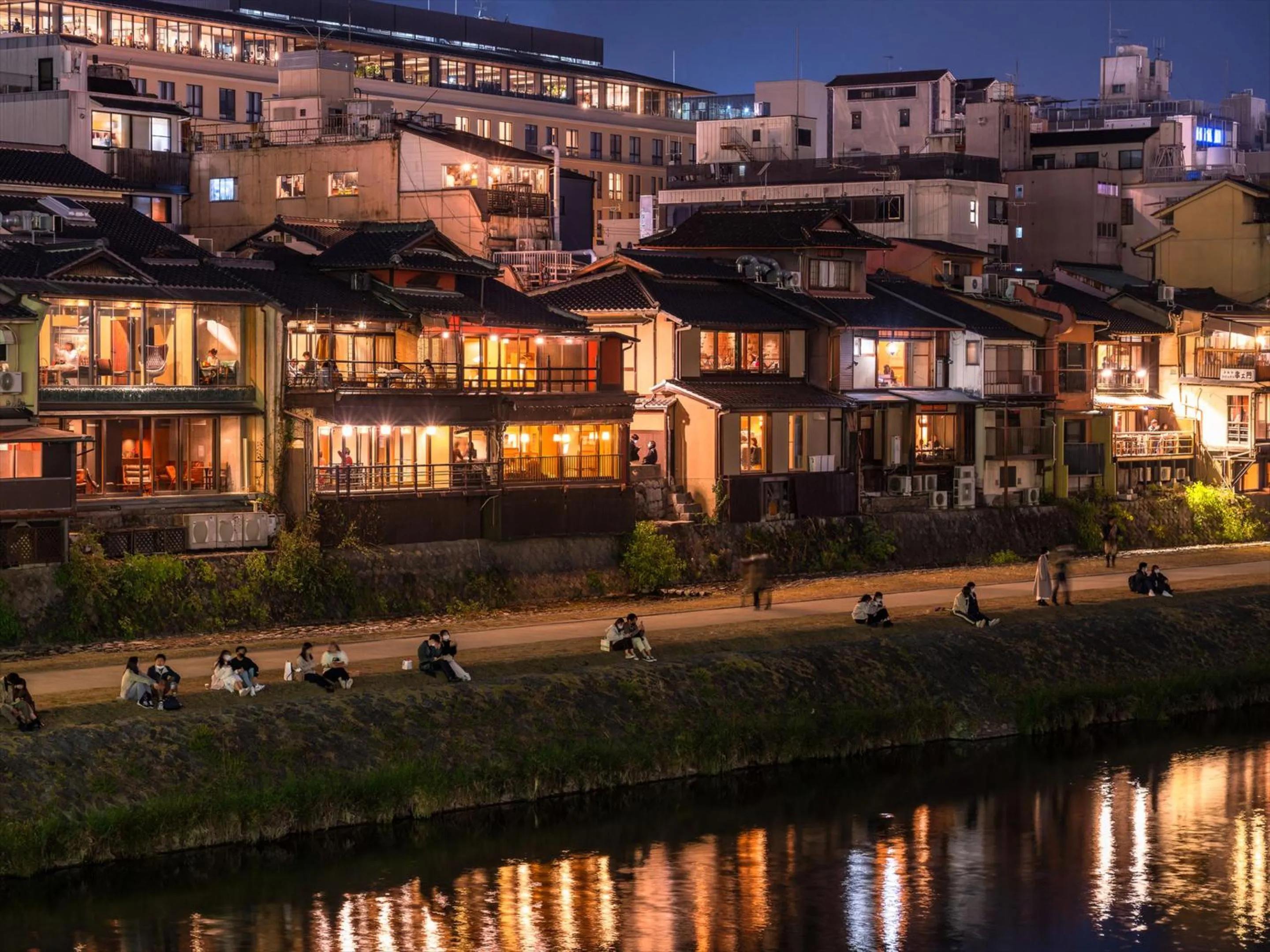 Nearby landmark in nol kyoto sanjo