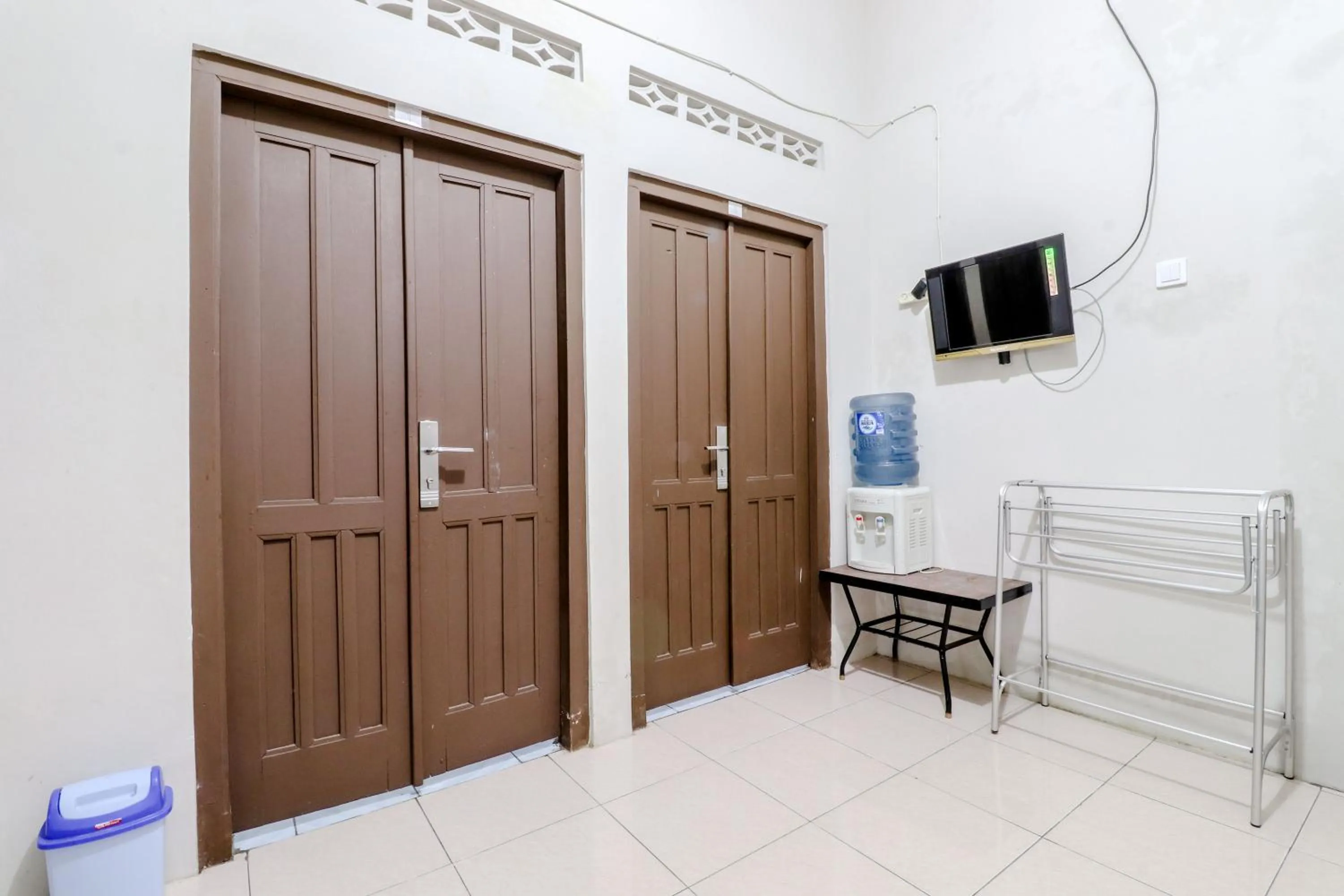 Communal lounge/ TV room in Homestay Damandiri Prambanan Syariah