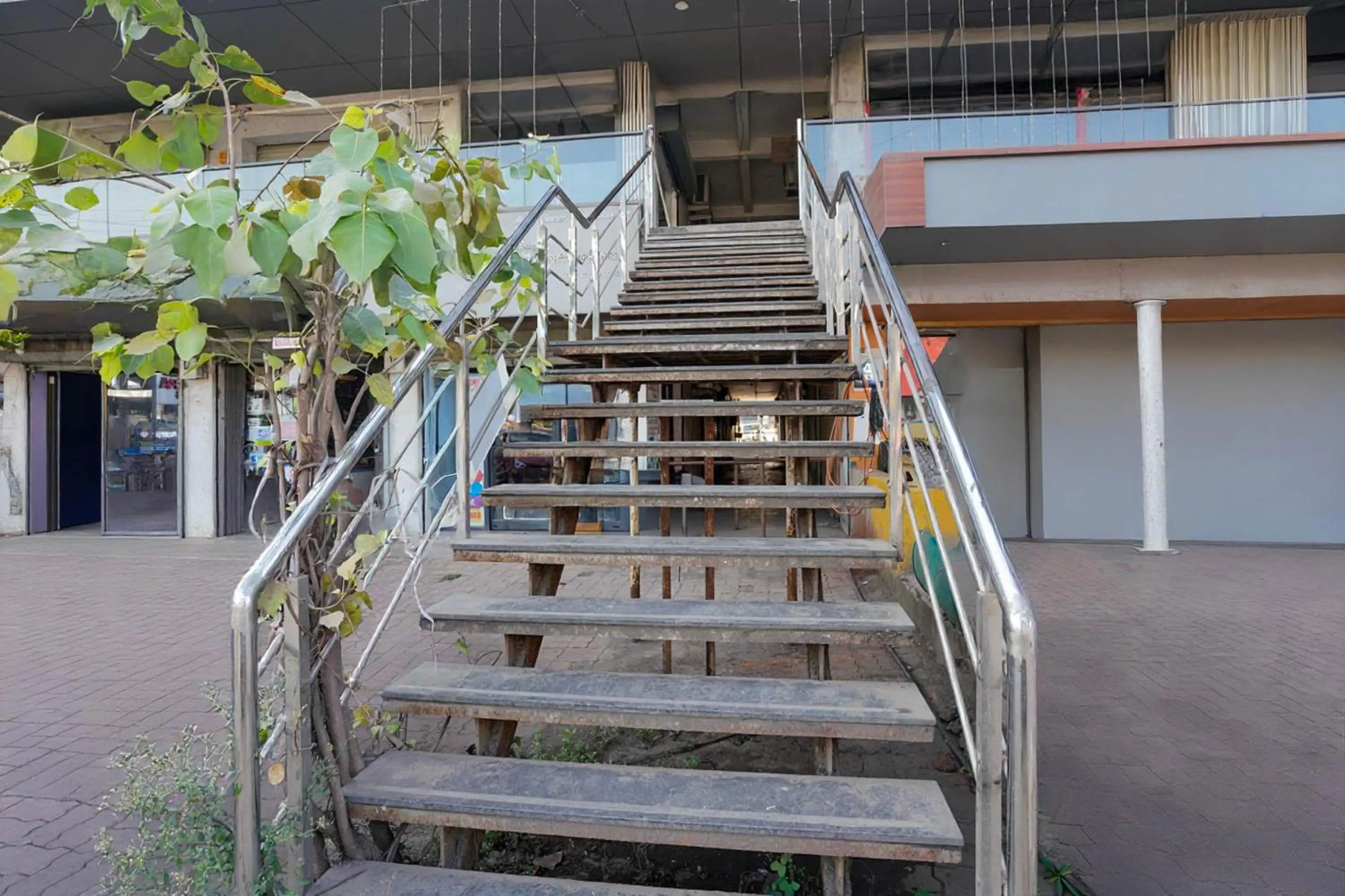Facade/entrance in Hotel O Vapi GIDC Formerly Zion Inn