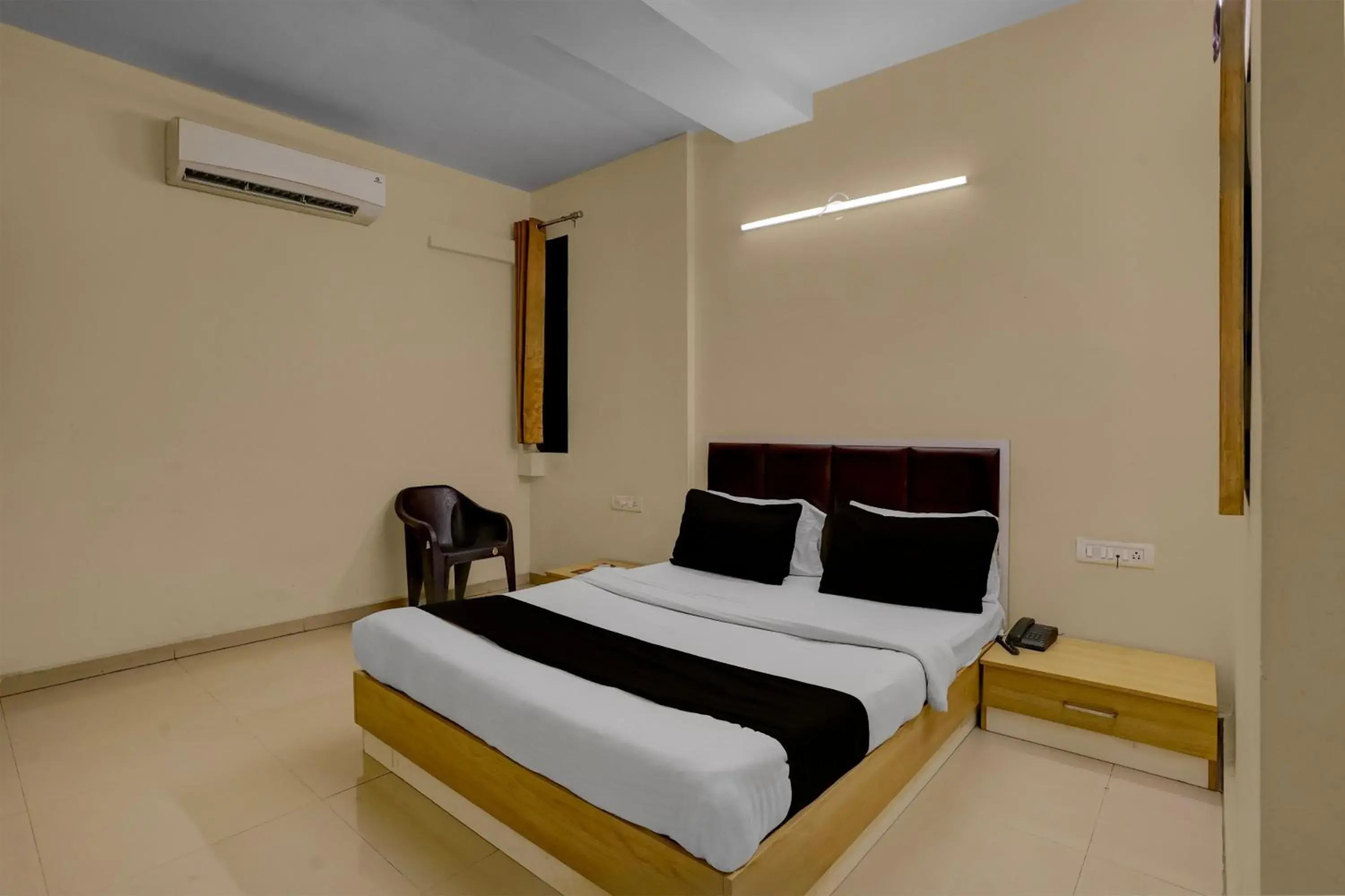 Bedroom, Bed in Hotel O Vapi GIDC Formerly Zion Inn Bedroom, Bed in Hotel O Vapi GIDC Formerly Zion Inn