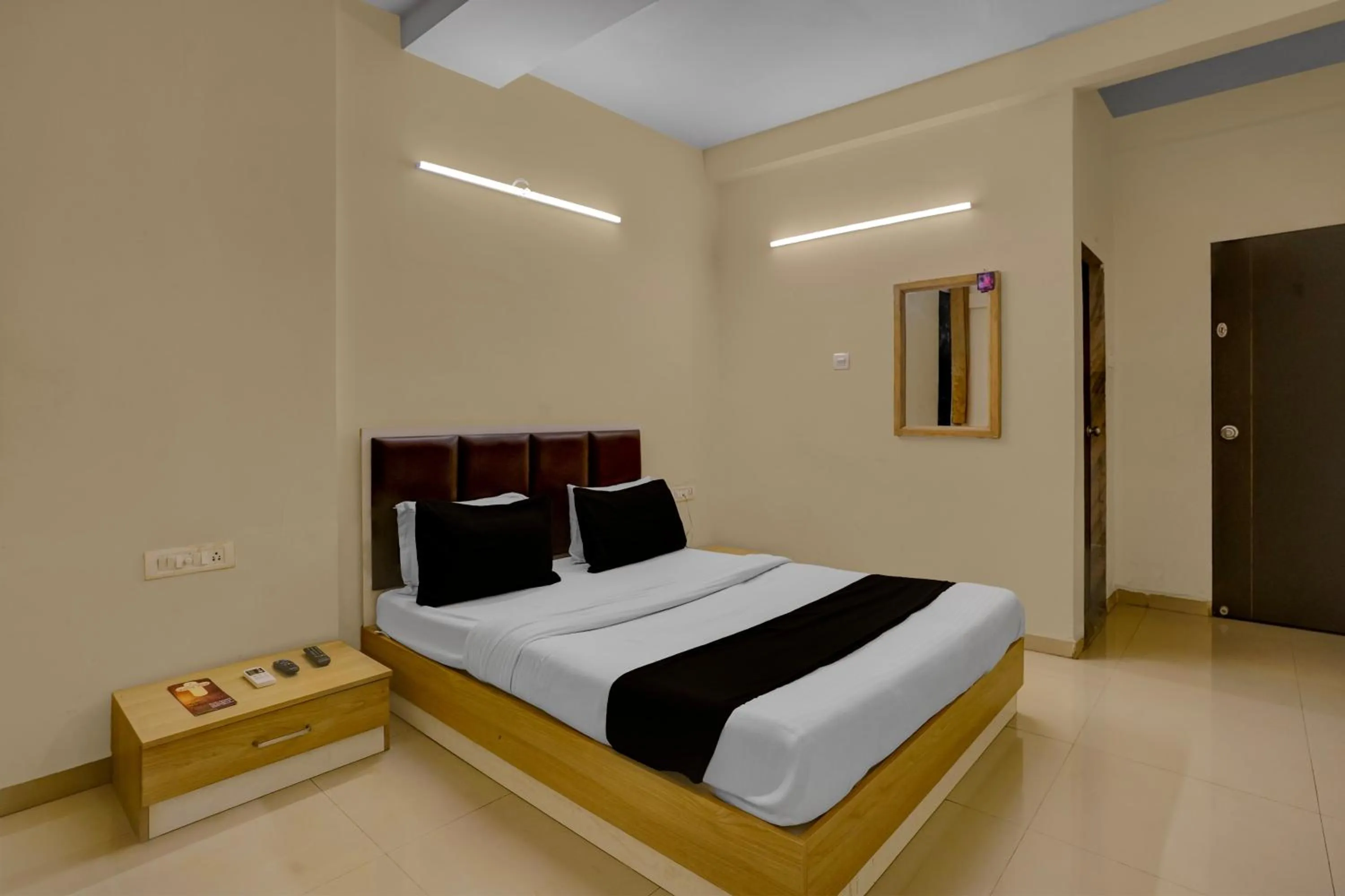 Bedroom, Bed in Hotel O Vapi GIDC Formerly Zion Inn