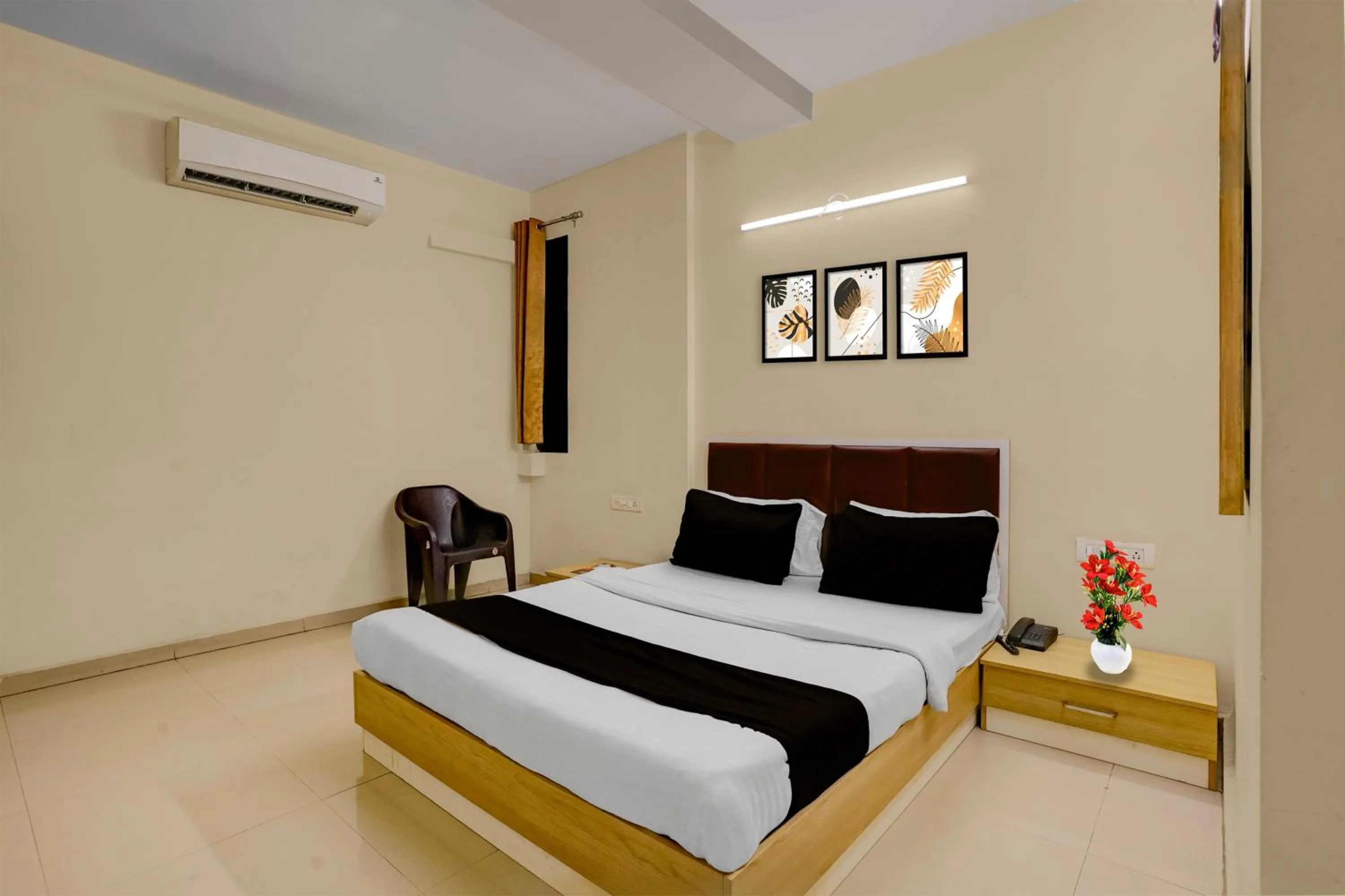 Bedroom in Hotel O Vapi GIDC Formerly Zion Inn