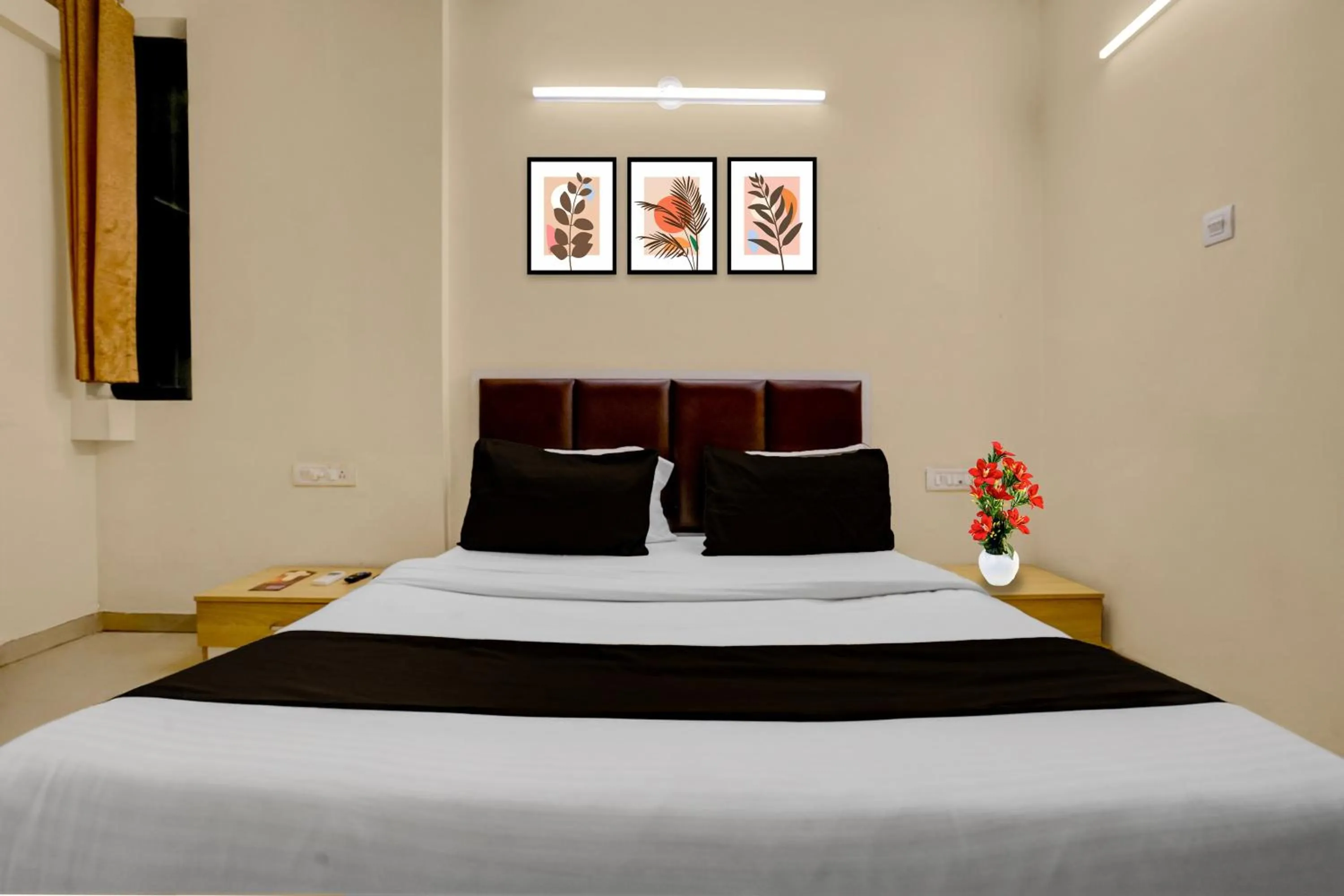 Bedroom in Hotel O Vapi GIDC Formerly Zion Inn