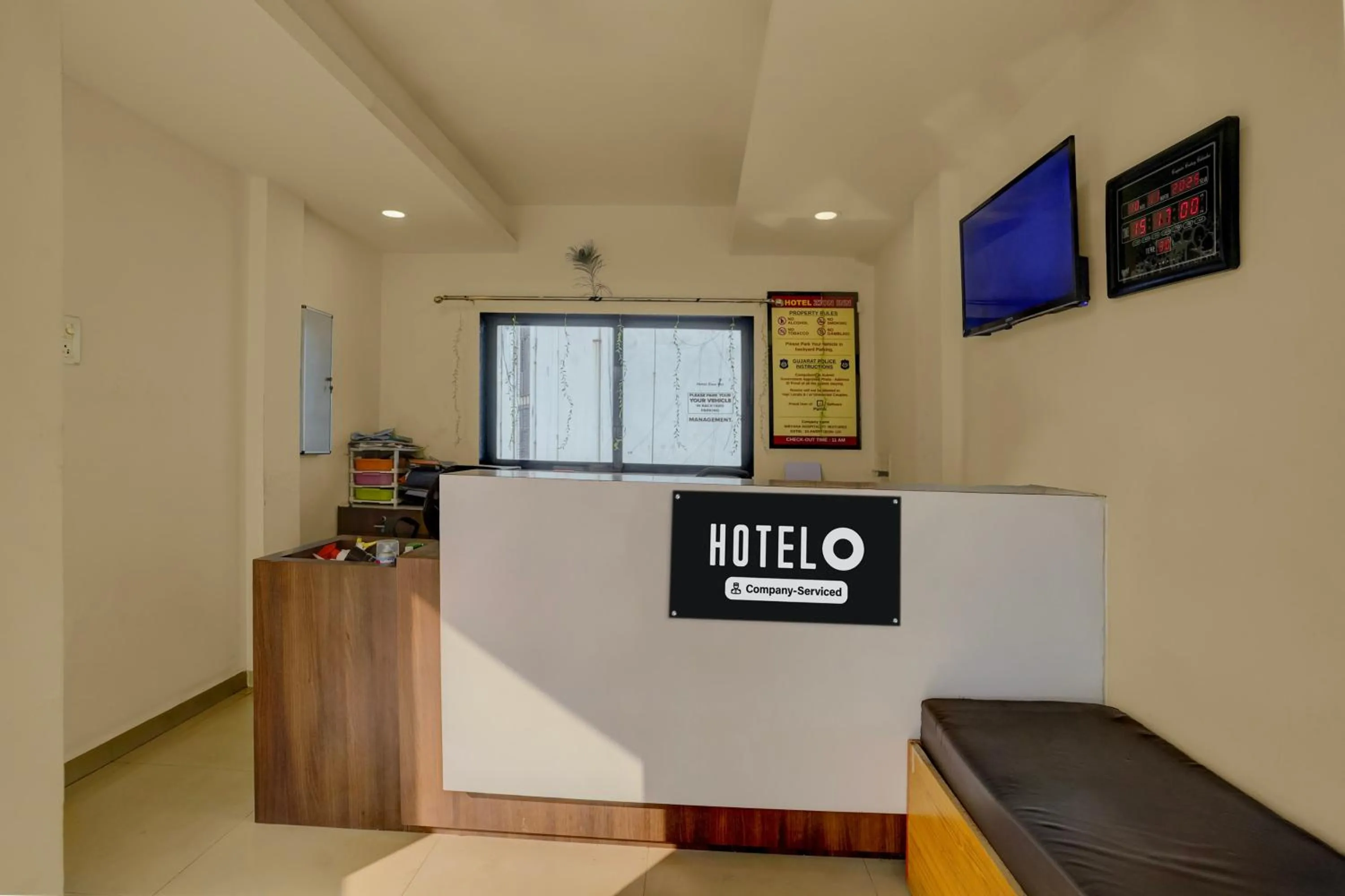 Lobby or reception in Hotel O Vapi GIDC Formerly Zion Inn