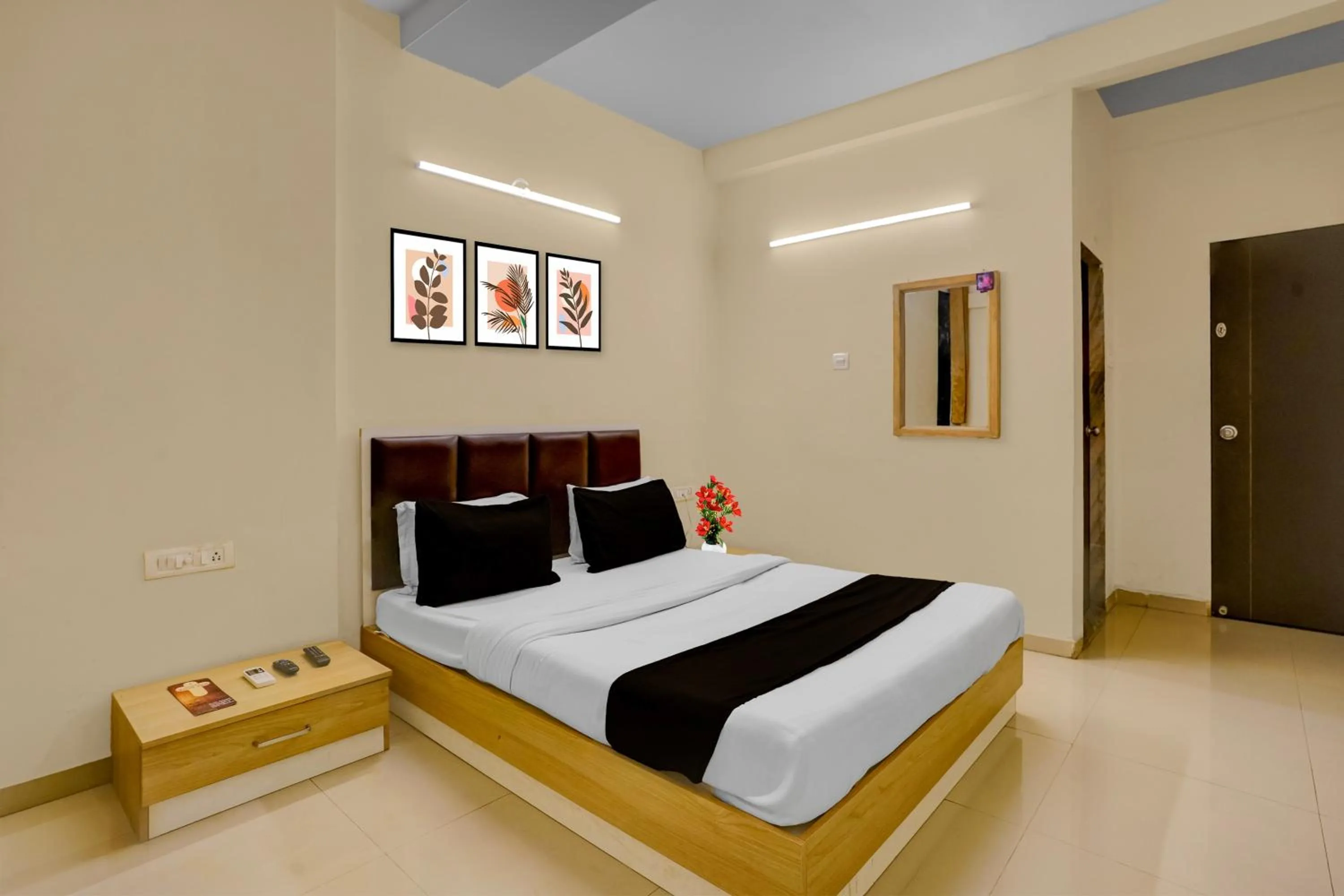 Bedroom in Hotel O Vapi GIDC Formerly Zion Inn