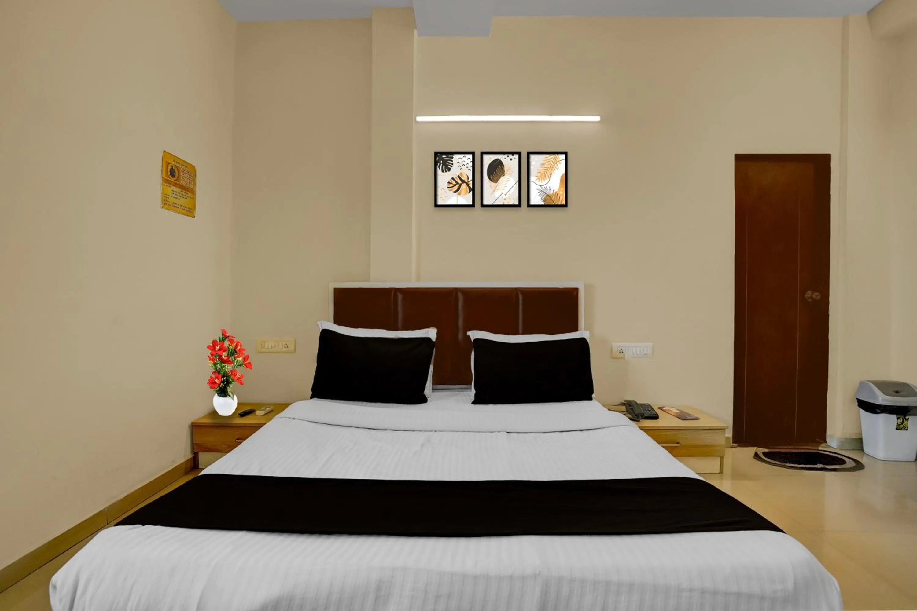 Bedroom in Hotel O Vapi GIDC Formerly Zion Inn