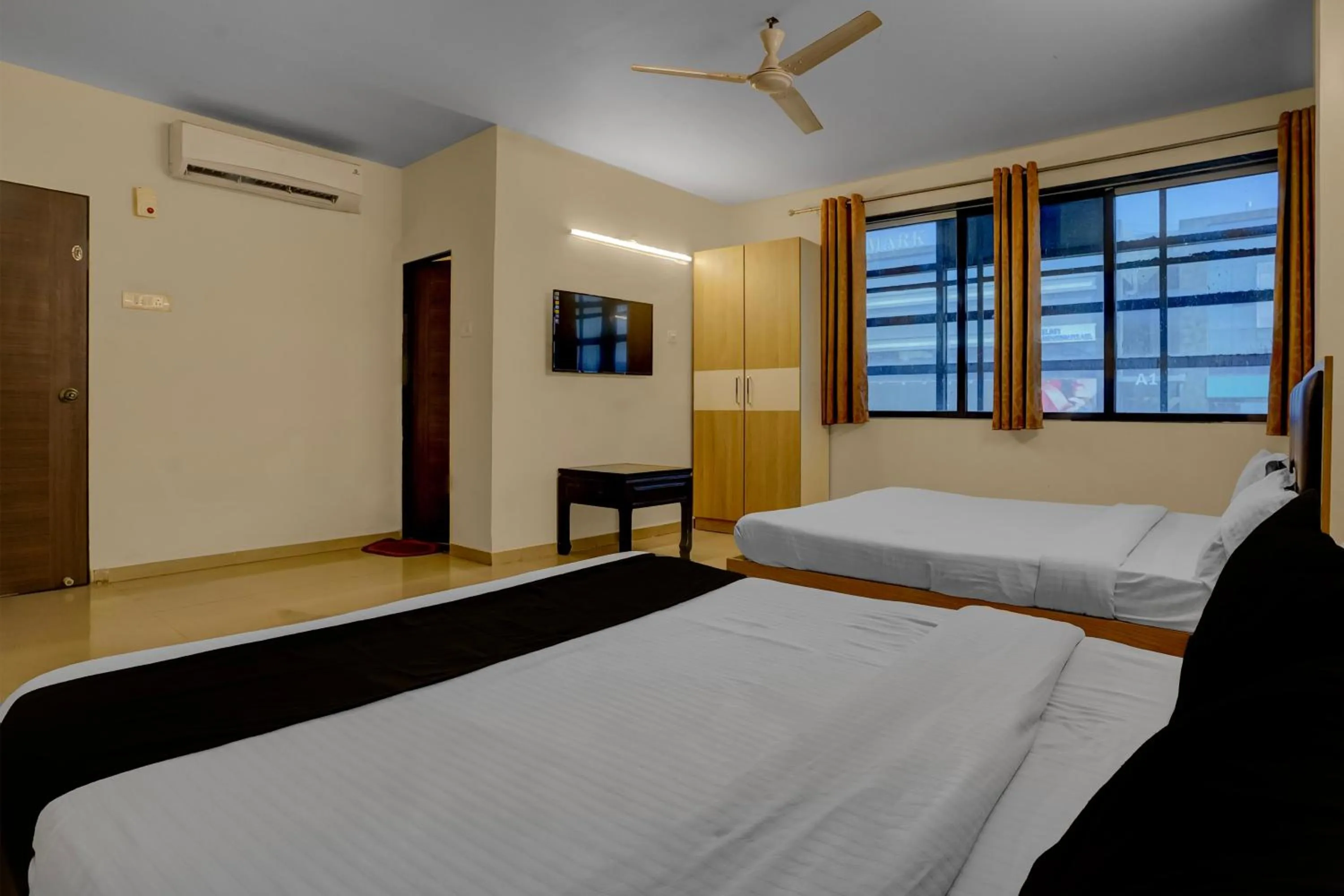 Bedroom, Bed in Hotel O Vapi GIDC Formerly Zion Inn