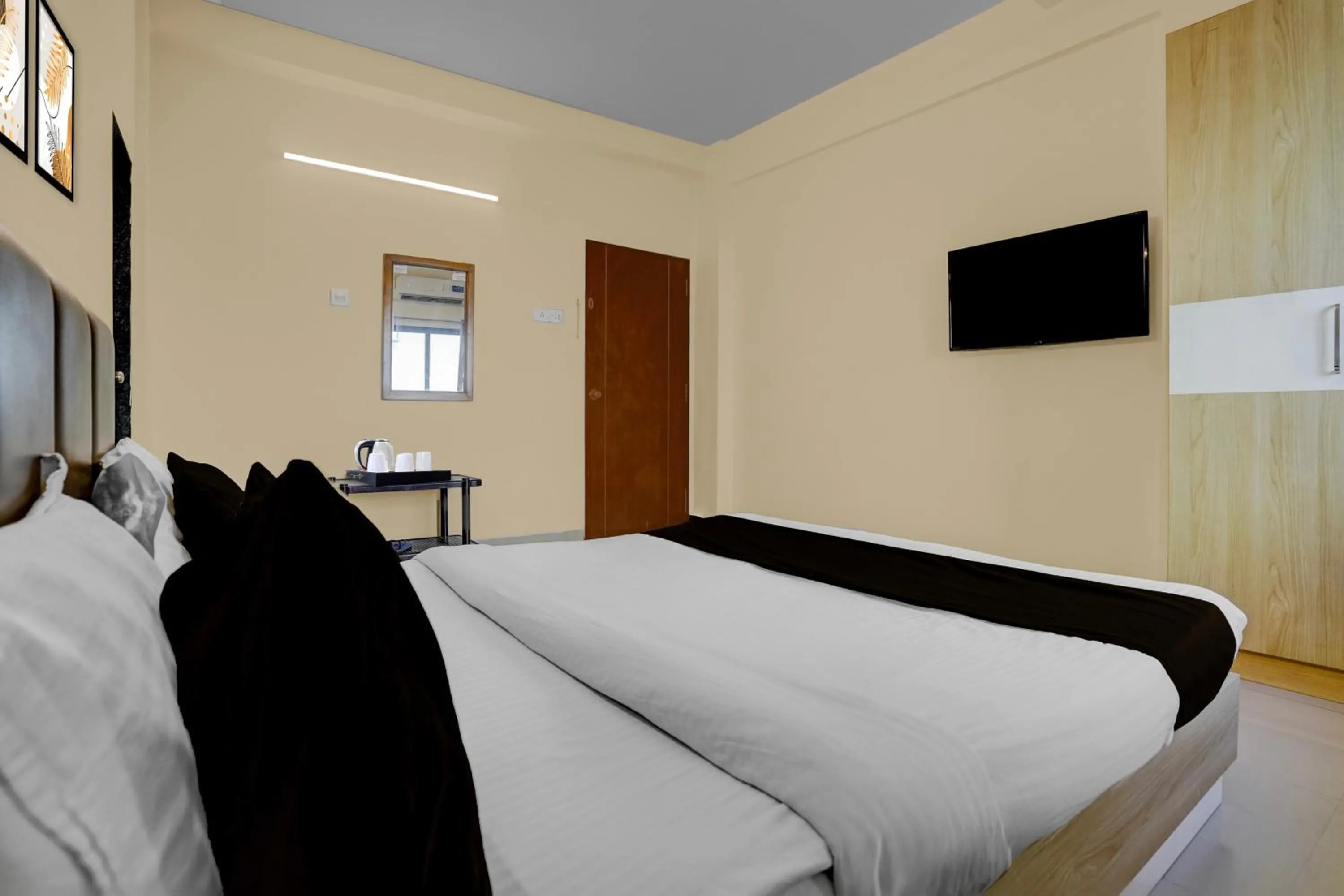 Bedroom in Hotel O Vapi GIDC Formerly Zion Inn