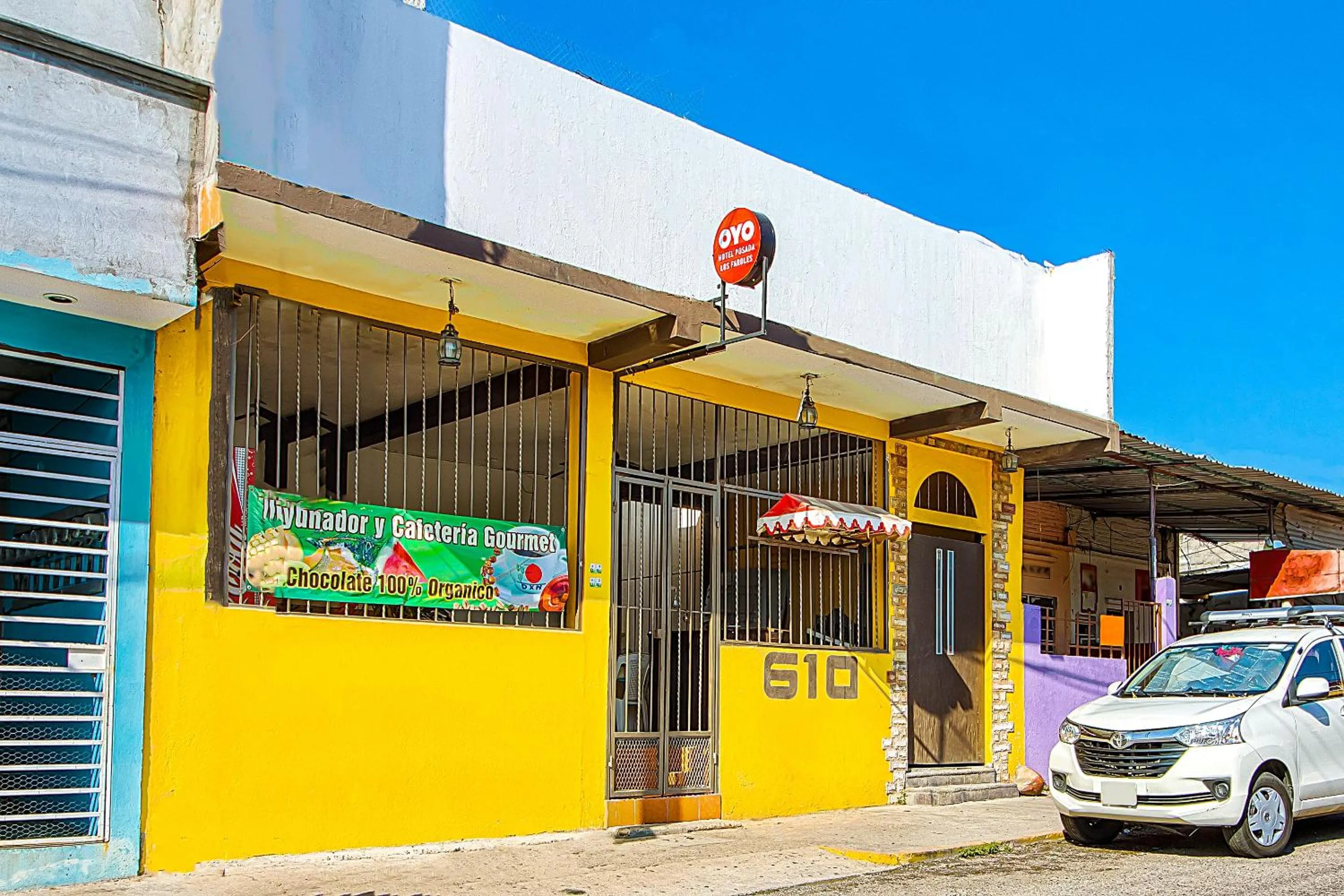 Facade/entrance in OYO Hotel Posada Los Faroles,Tabasco