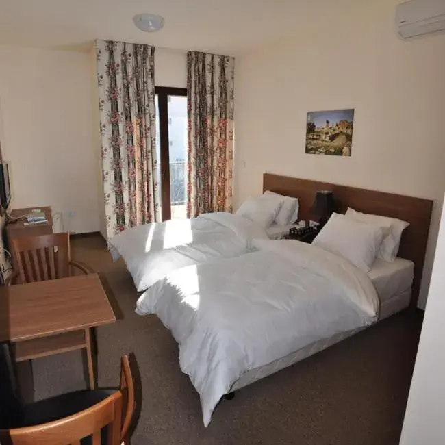 Triple Room in Lagace Hotel Triple Room in Lagace Hotel