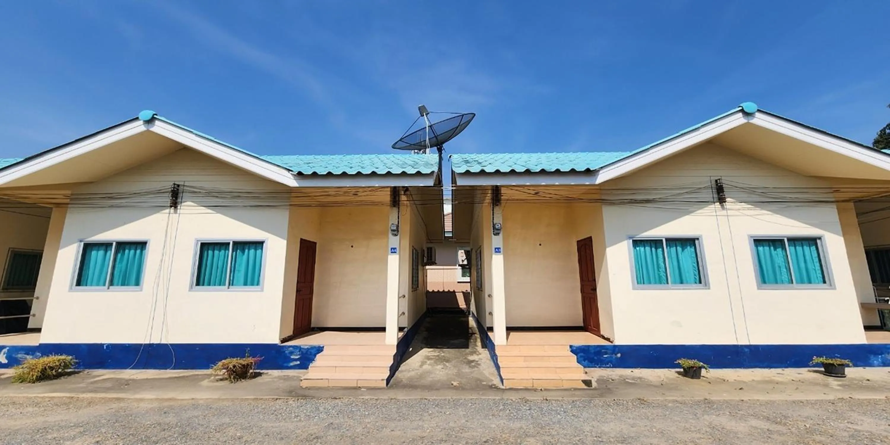 Property building in Chok Phikul Thong Resort