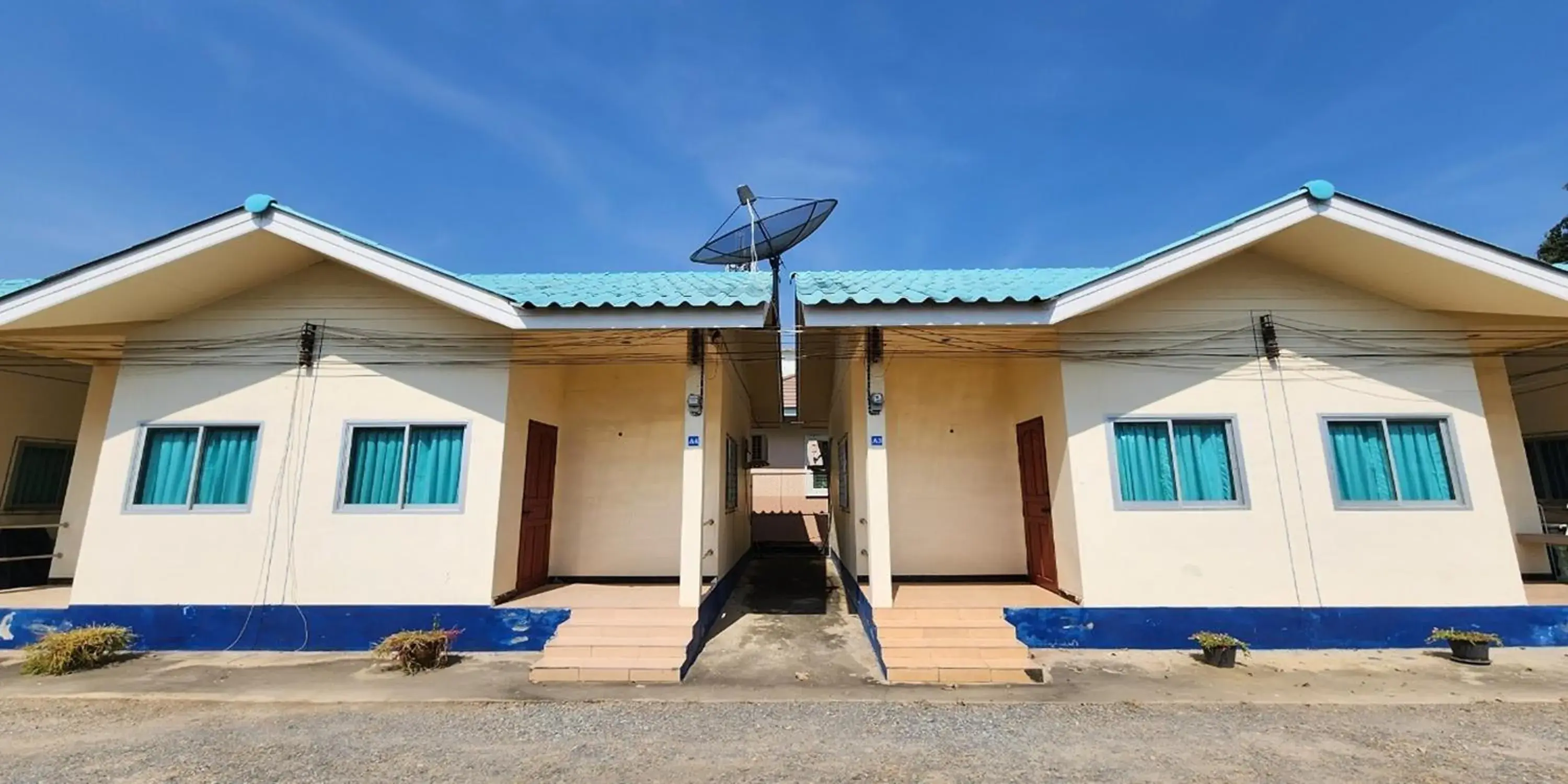 Property building in Chok Phikul Thong Resort Property building in Chok Phikul Thong Resort