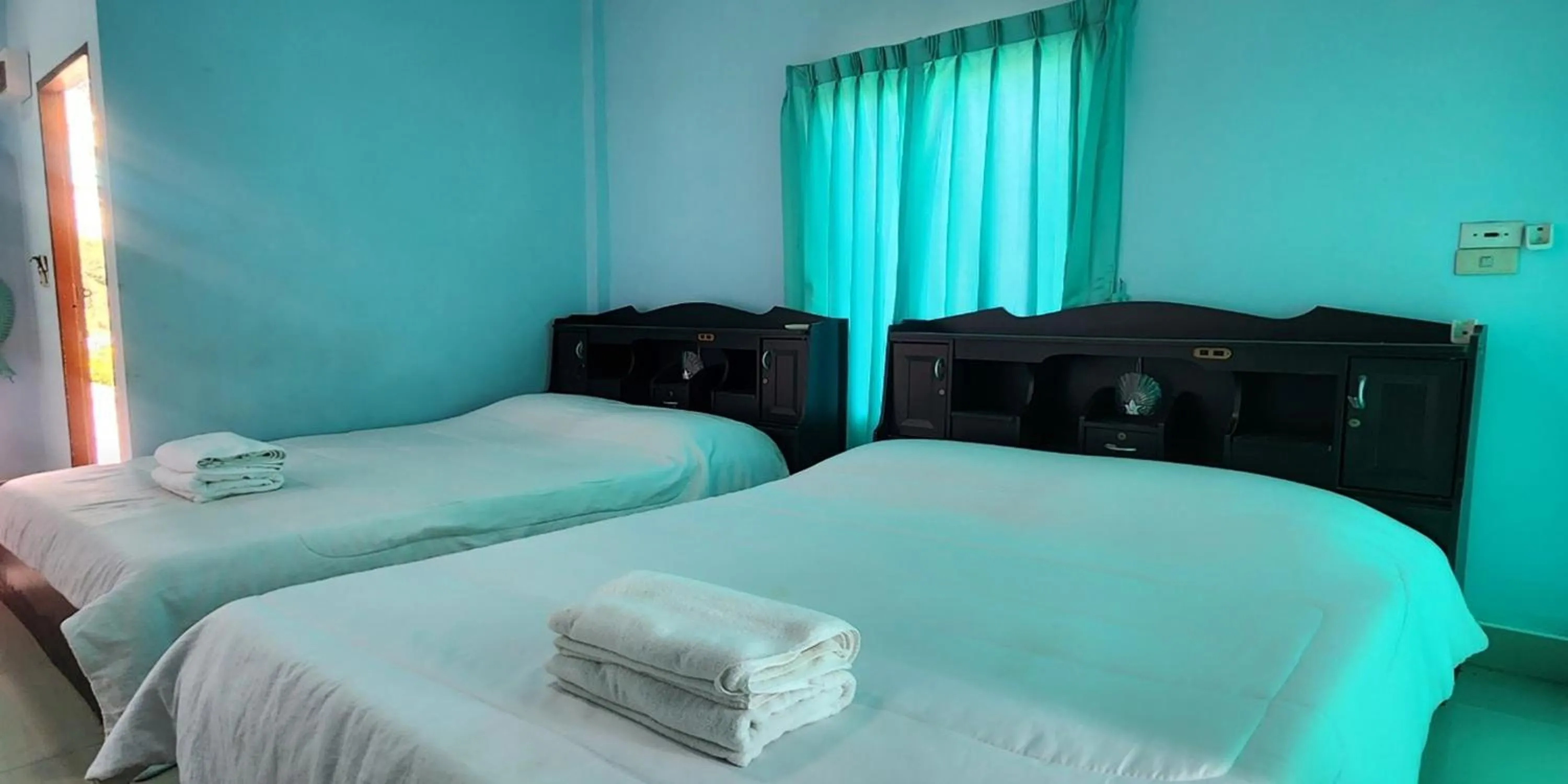 Bed in Chok Phikul Thong Resort