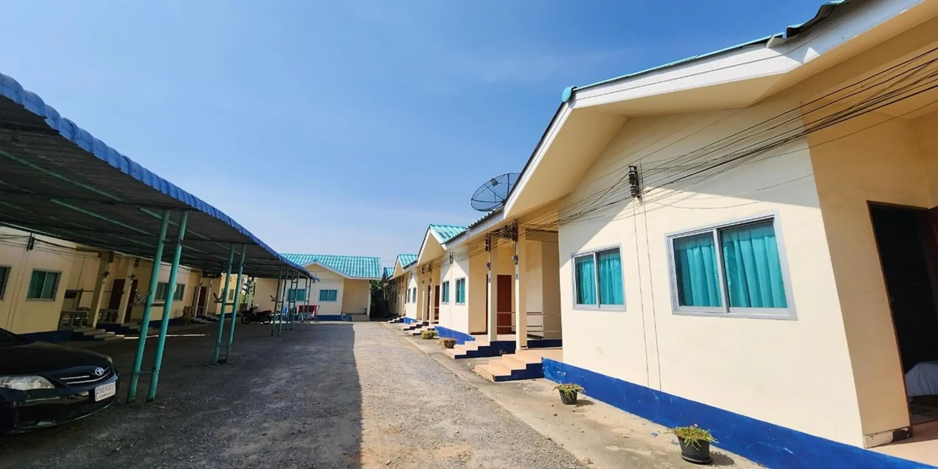 Property building in Chok Phikul Thong Resort Property building in Chok Phikul Thong Resort