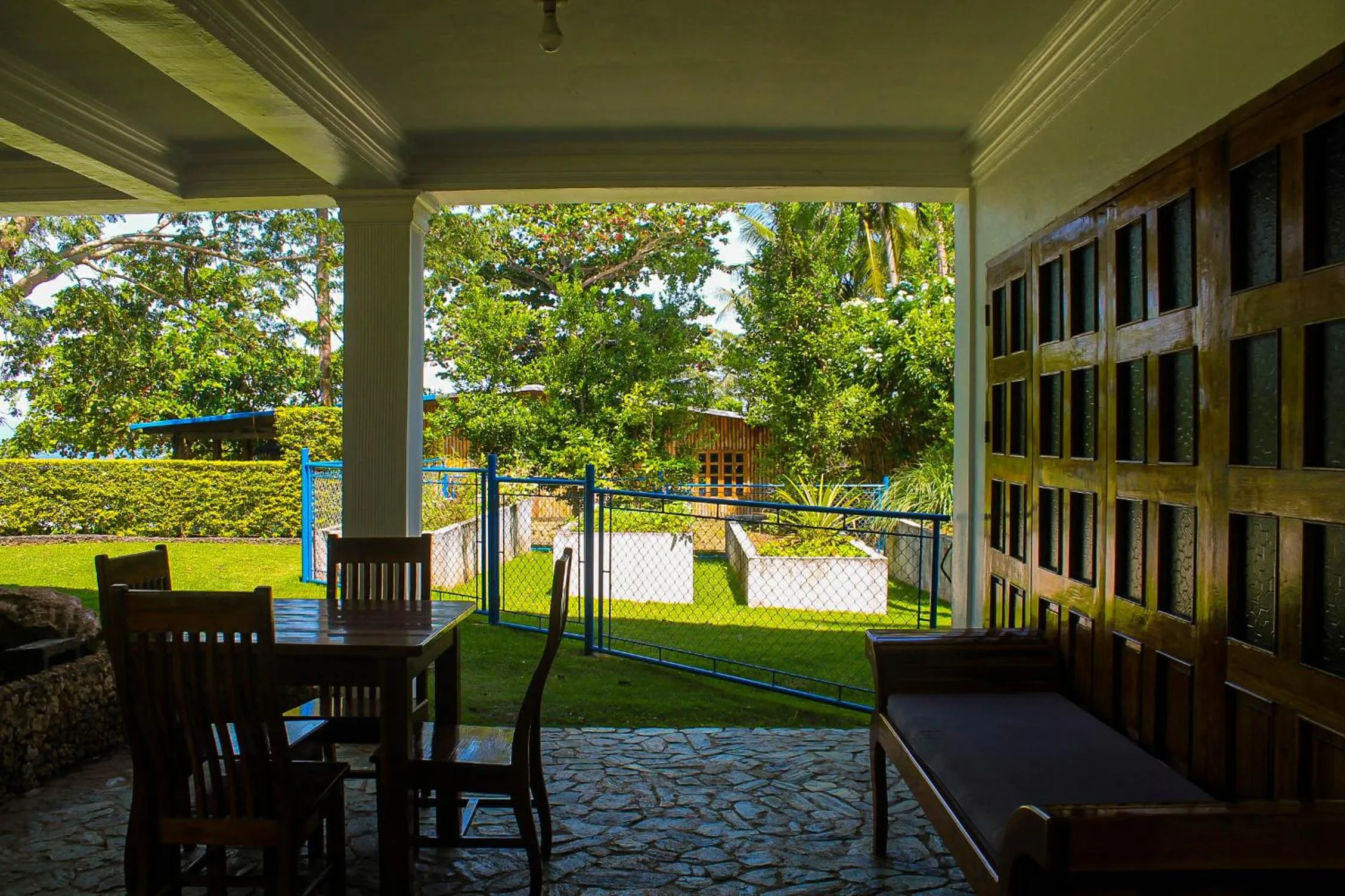 Rainbow Bay Beach & Dive Resort