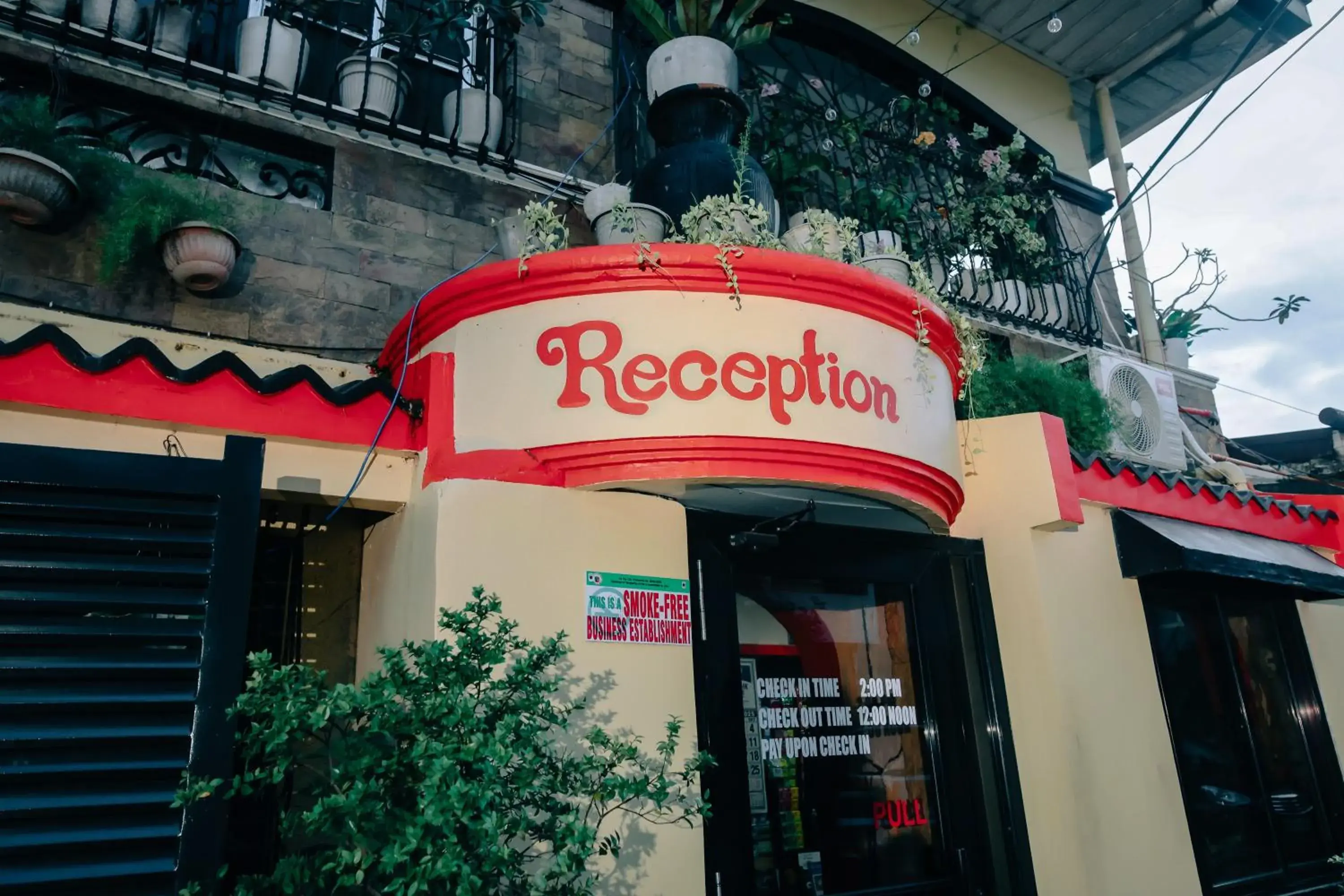 Property building in RedDoorz near Mariners Legazpi Property building in RedDoorz near Mariners Legazpi