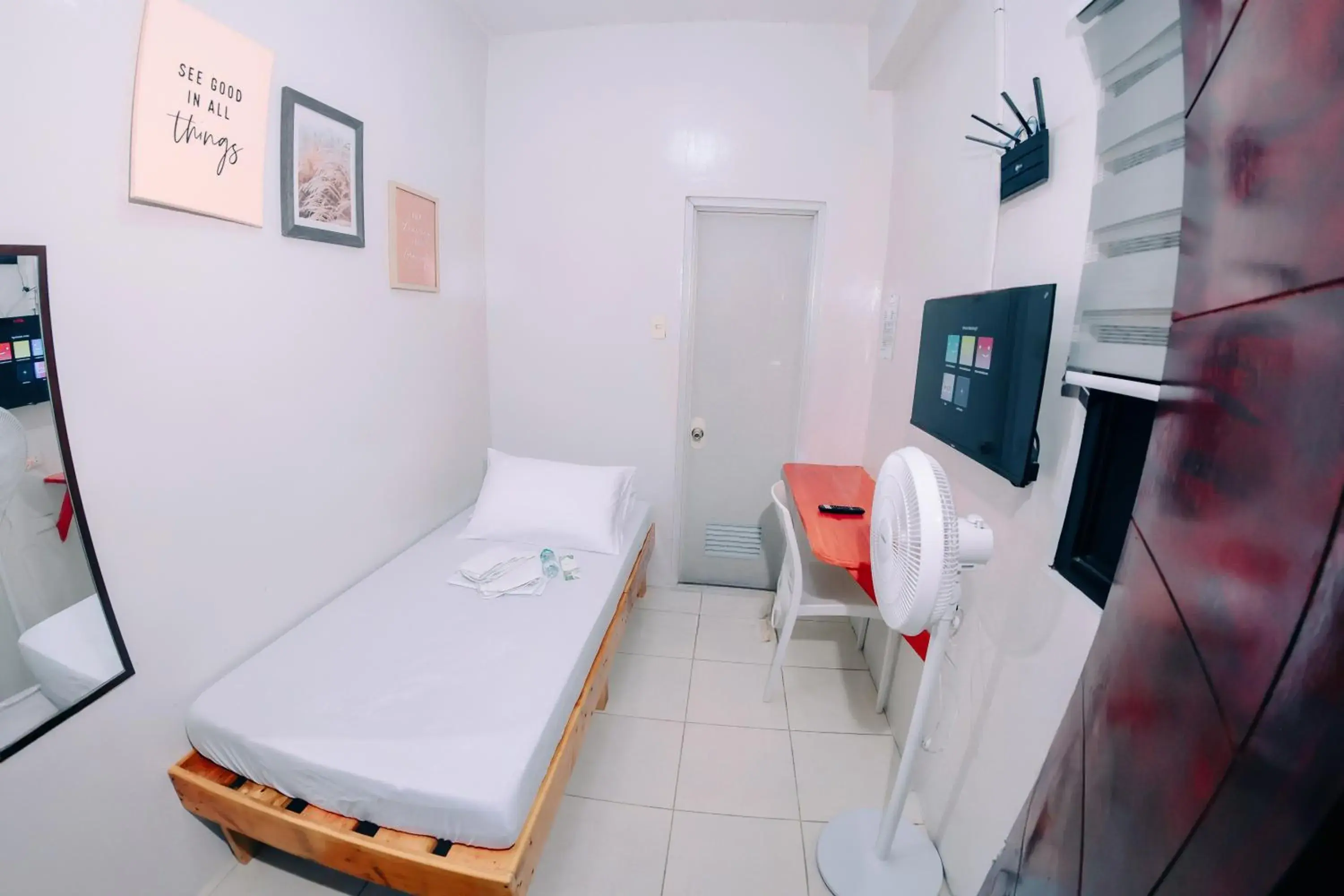 Bed in RedDoorz near Mariners Legazpi Bed in RedDoorz near Mariners Legazpi