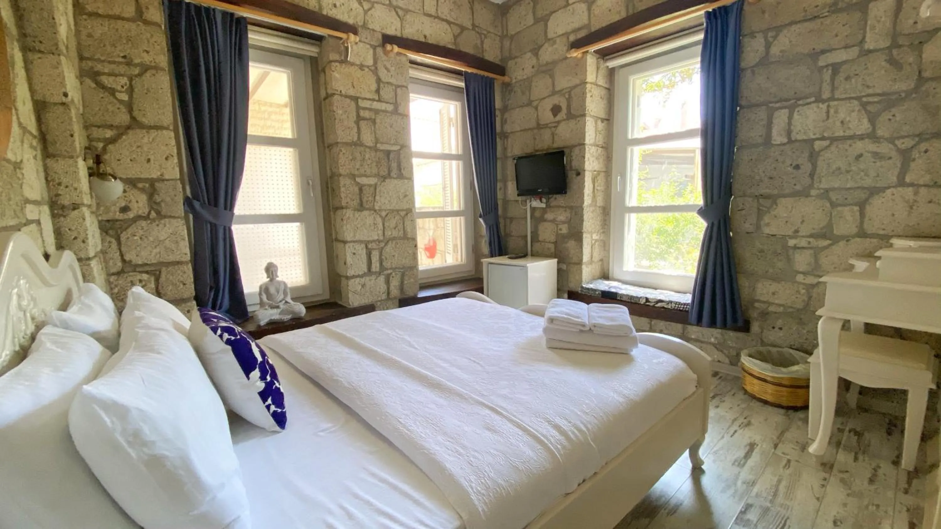 Photo of the whole room, Bed in Rue d'Azur Alaçatı