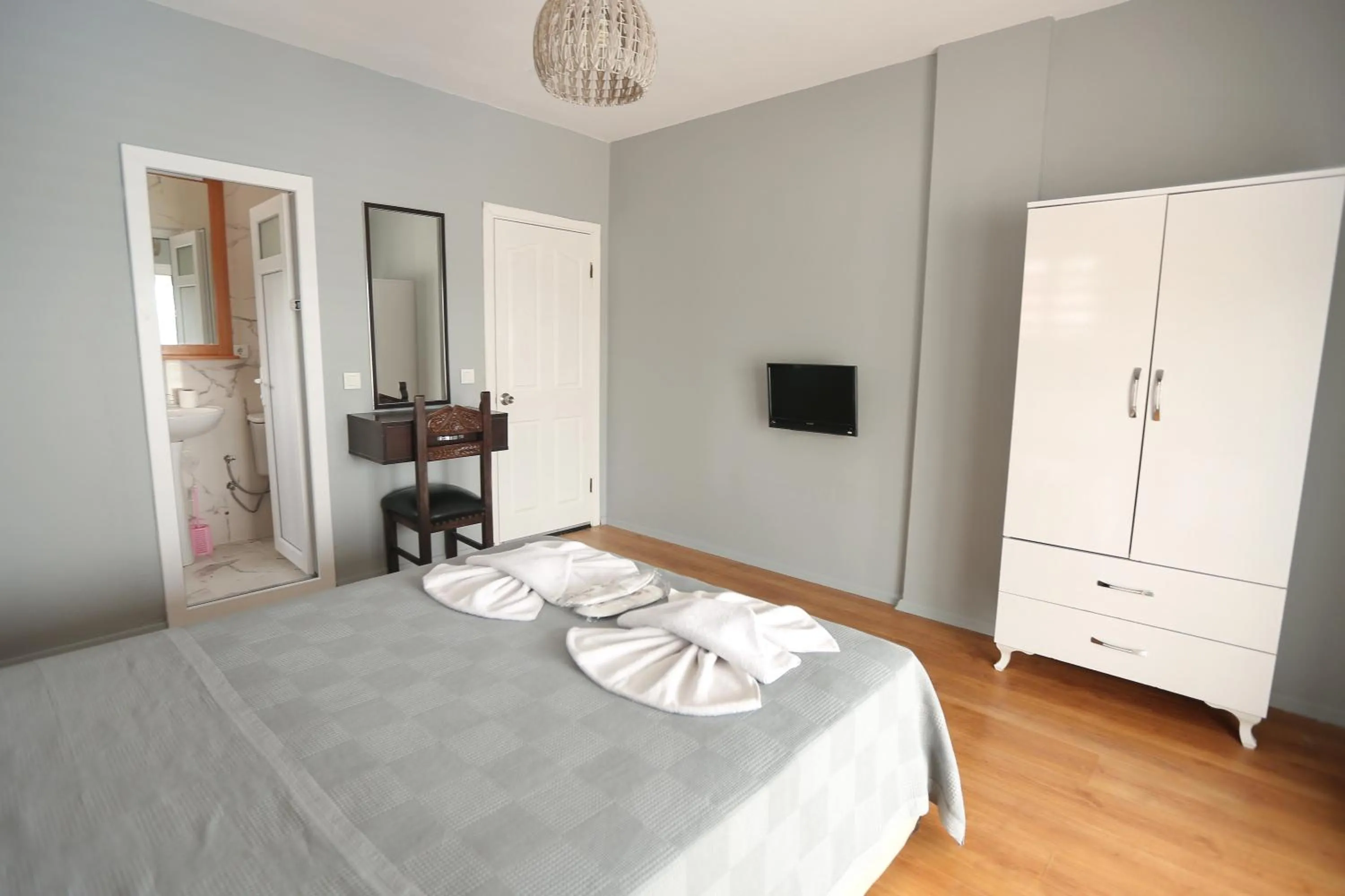 Photo of the whole room, Bed in Ciftlik Hotel