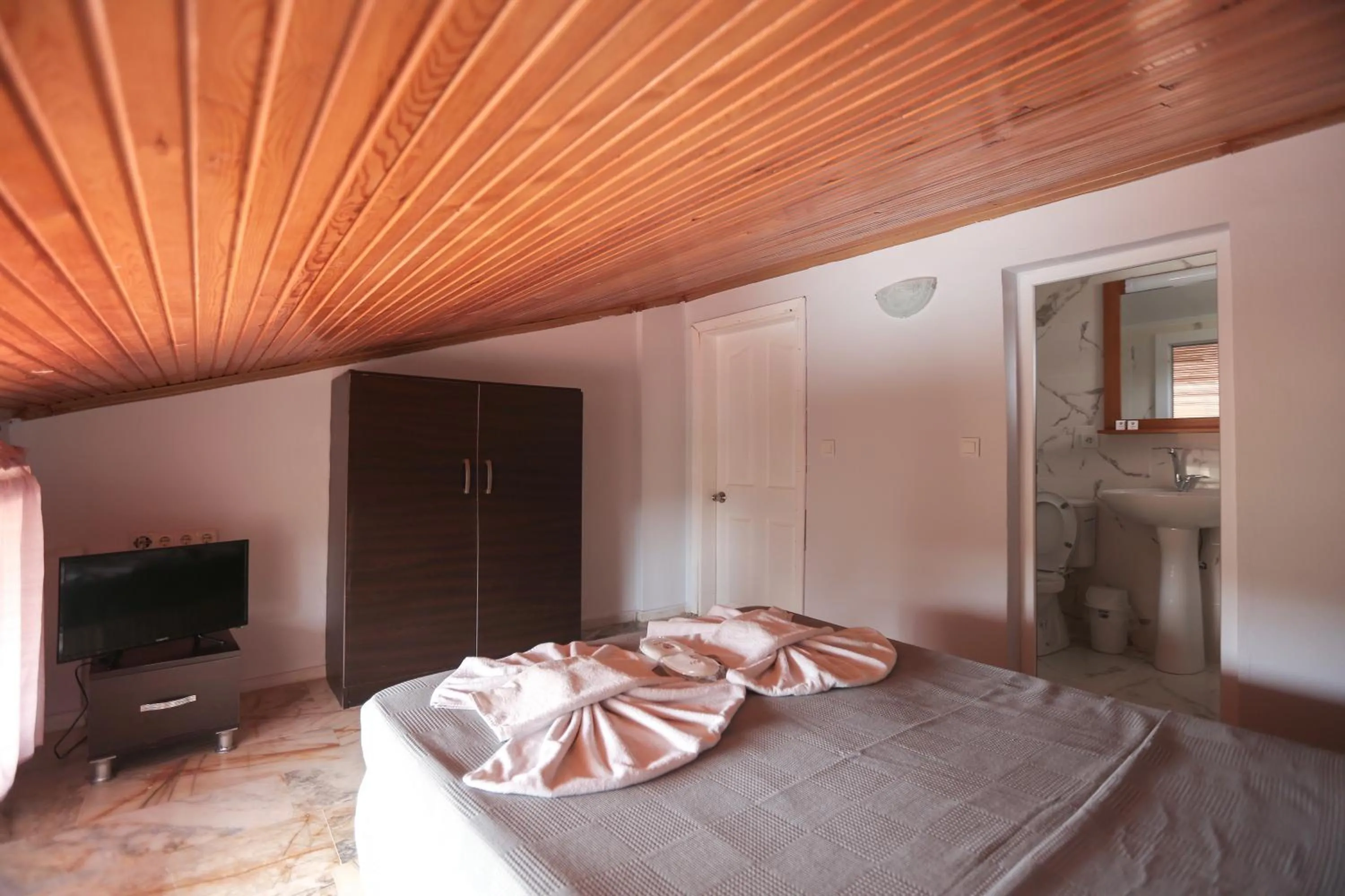 Bed in Ciftlik Hotel