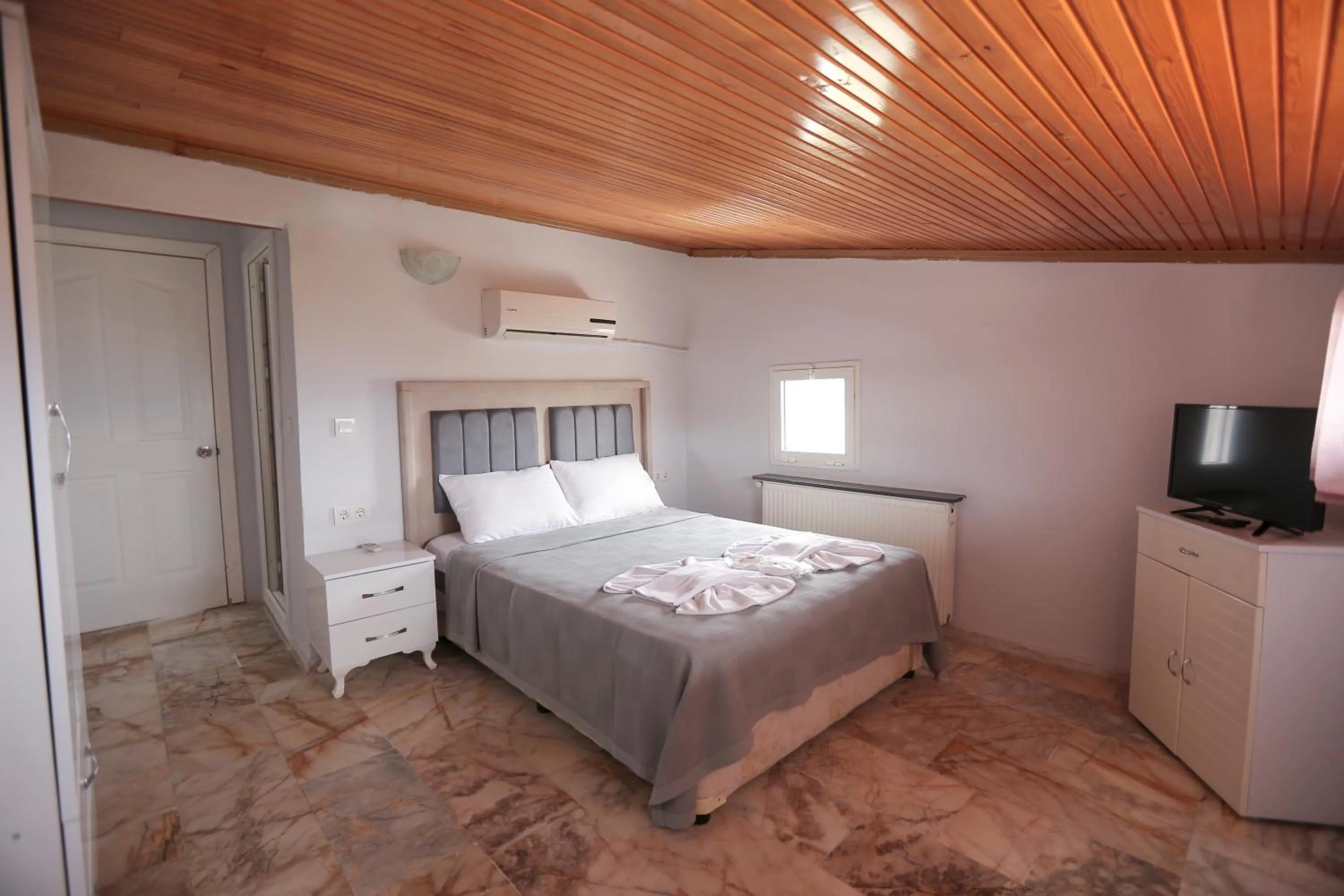 Bed in Ciftlik Hotel